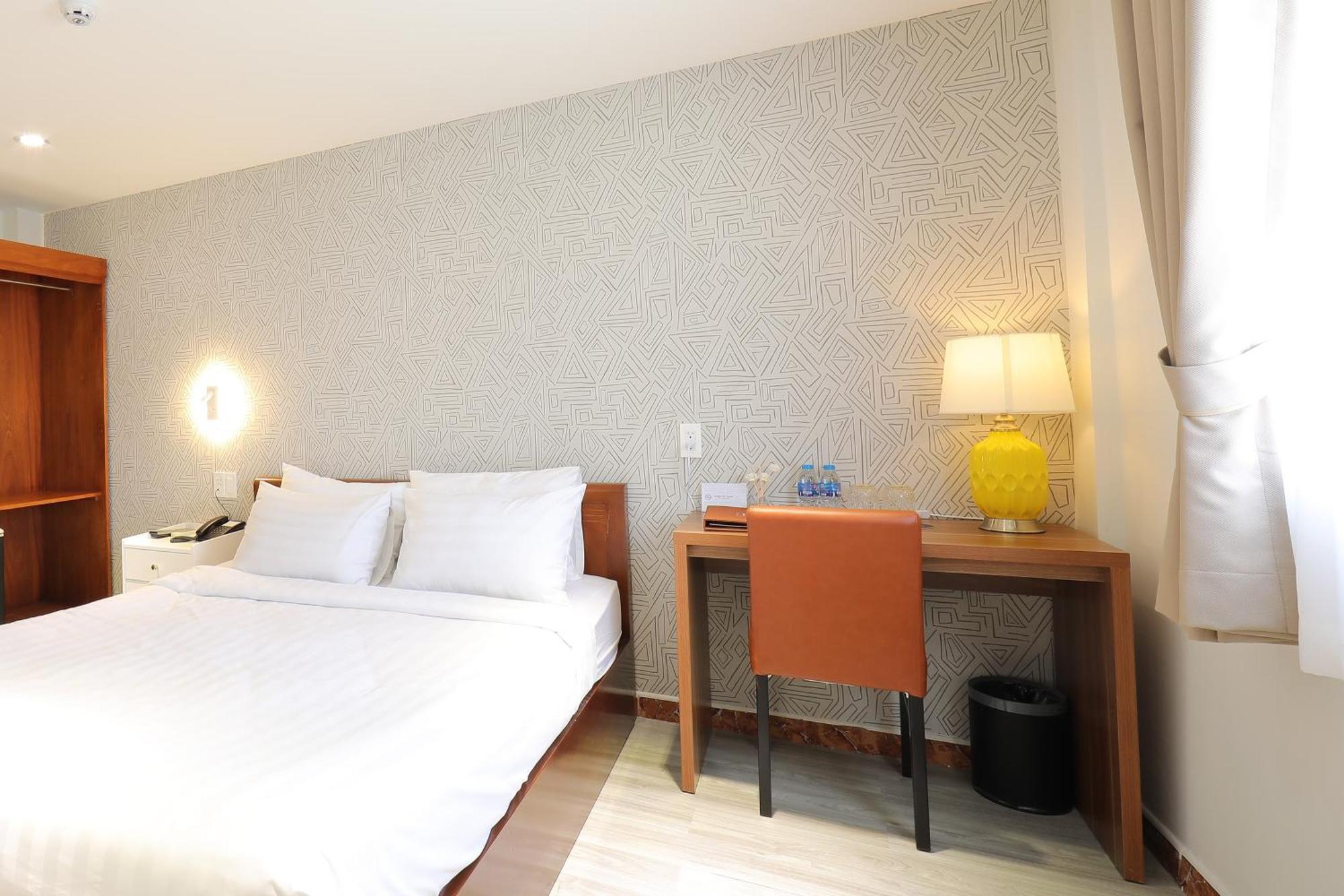Lanura Saigon Boutique 3*