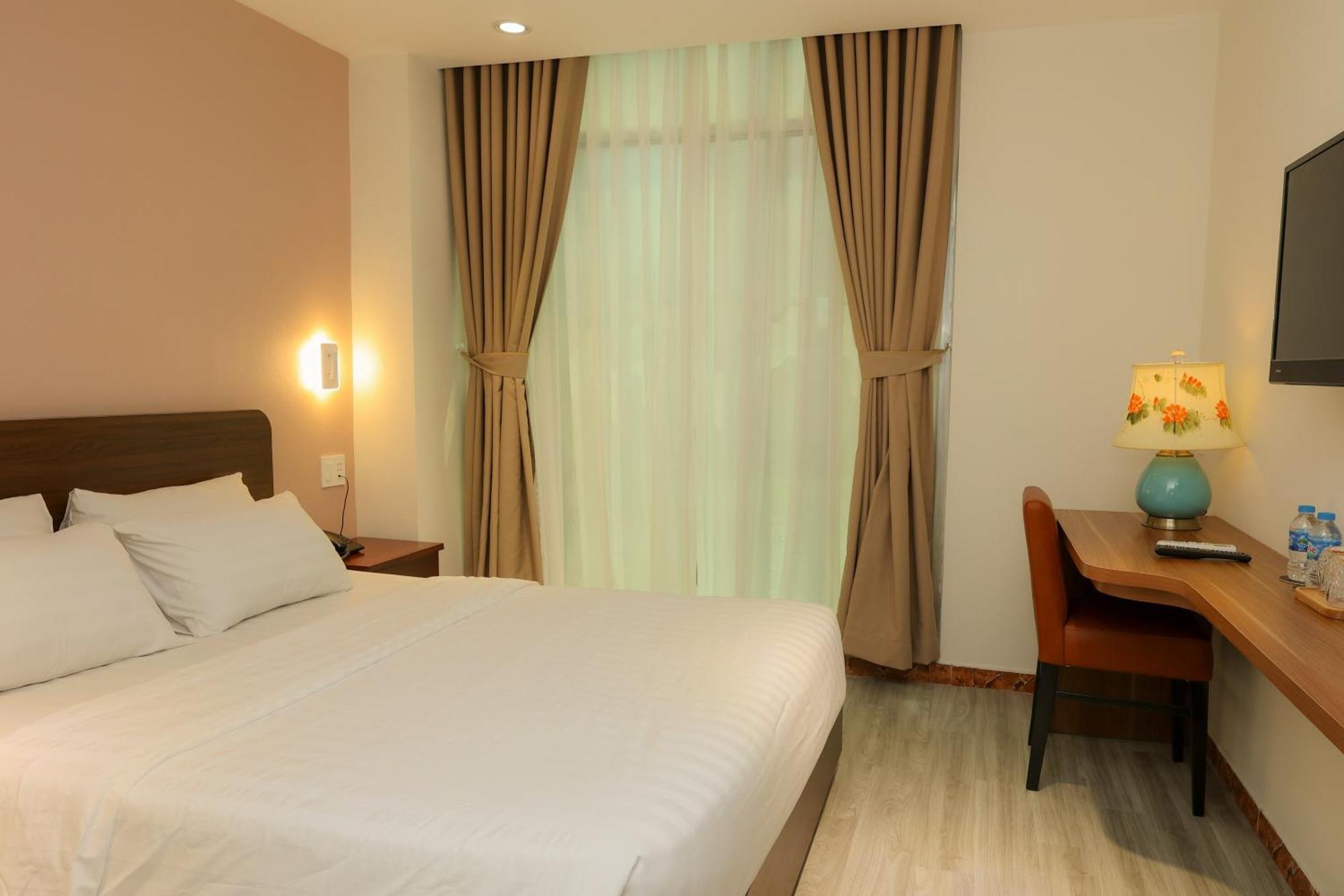 Lanura Saigon Boutique 3*