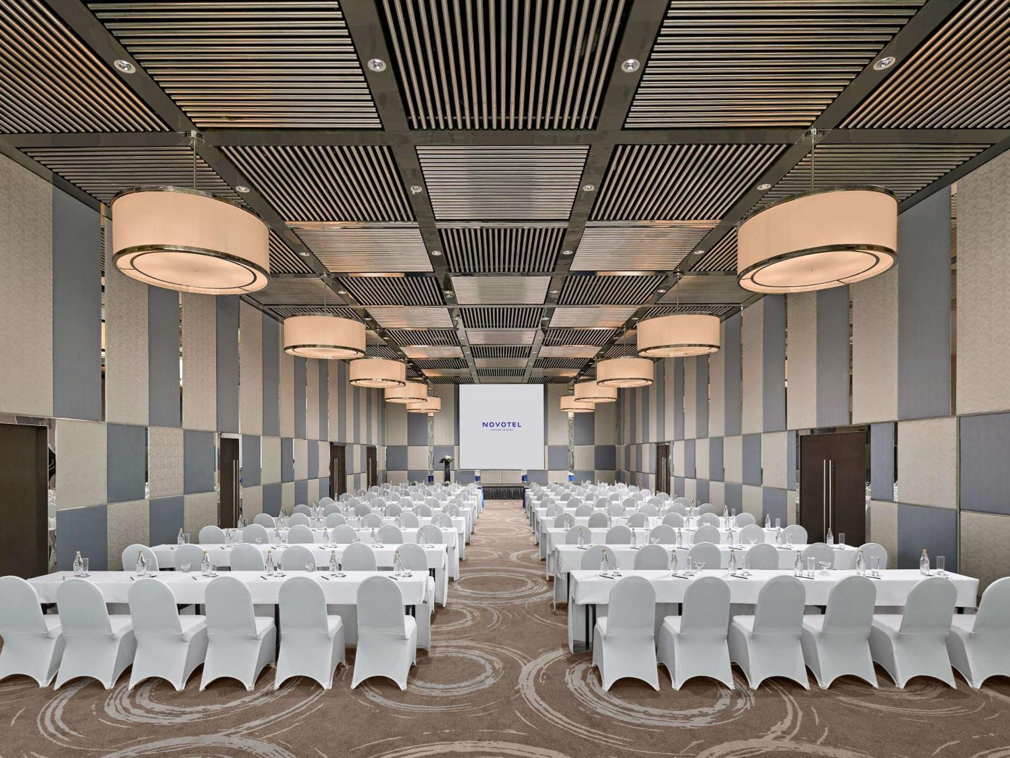 Khách sạn Novotel Sài Gòn Centre 4*