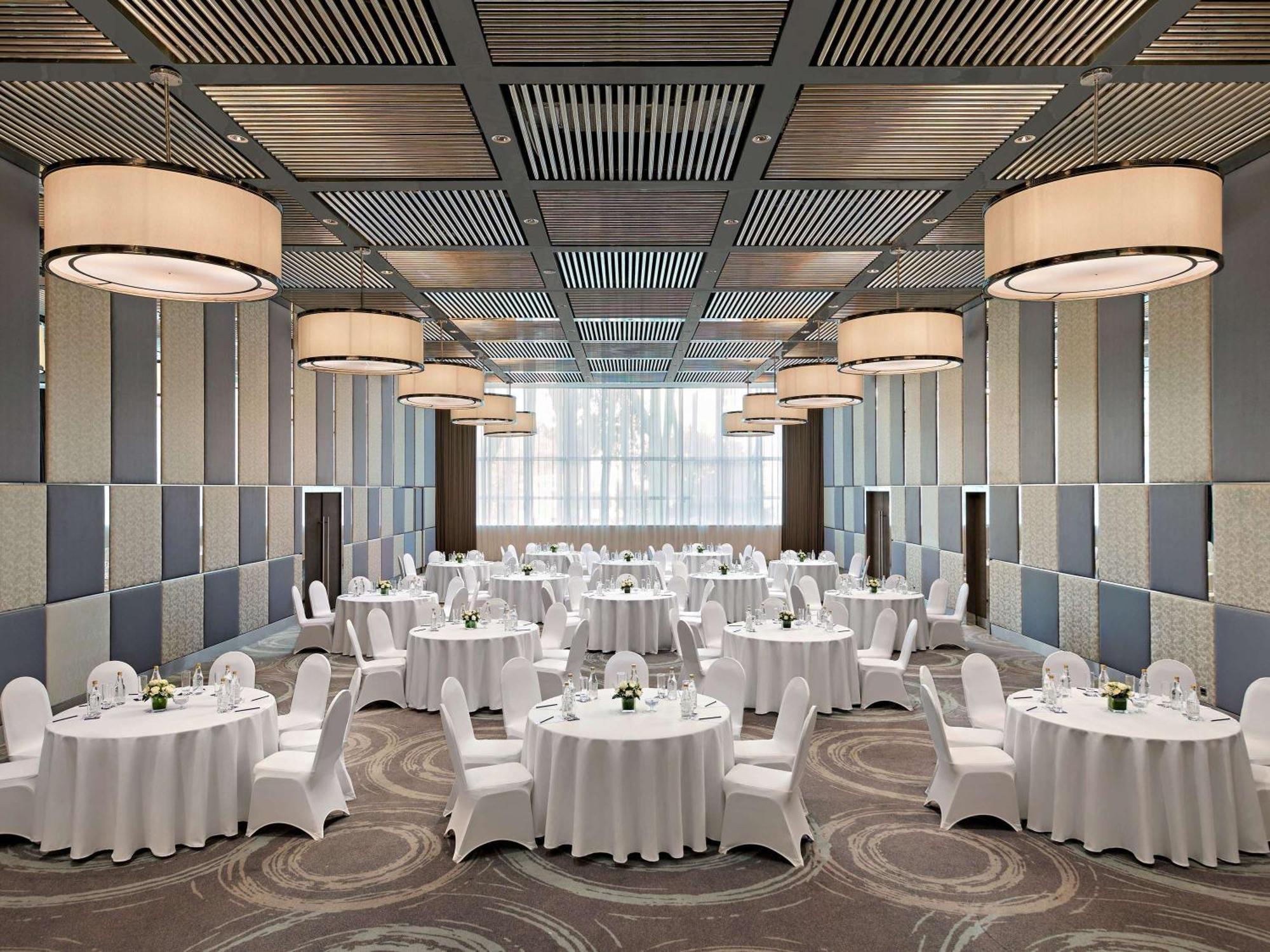 Khách sạn Novotel Sài Gòn Centre 4*