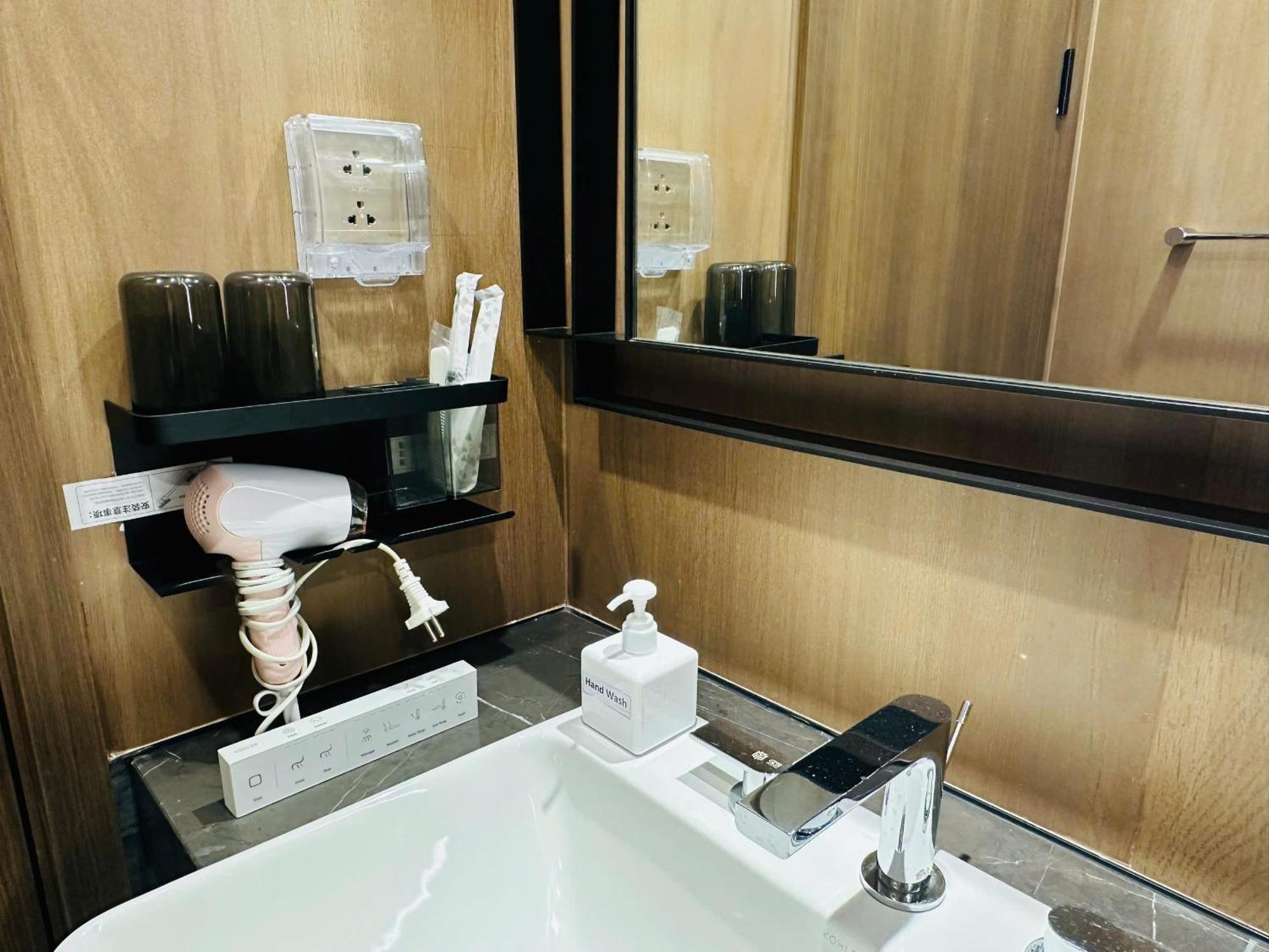 Lumiere Riverside Luxury 1bedroom Free Gym & Pool * Ho Chi Minh City