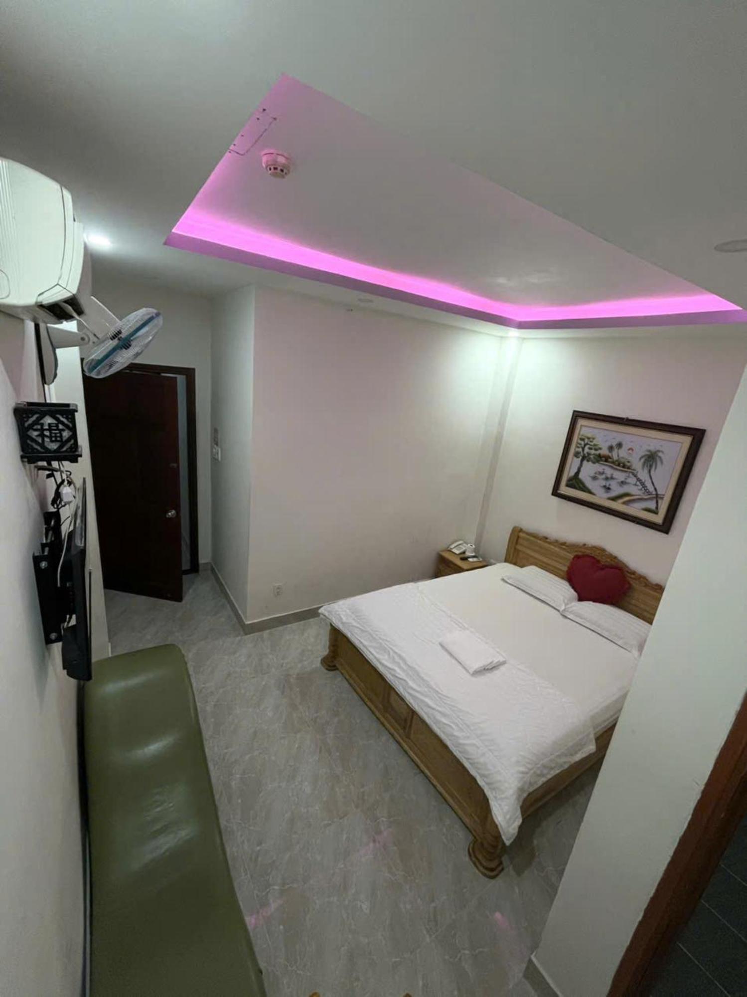 Hong Ha Near Phan Xich Long Hotel Ho Chi Minh City