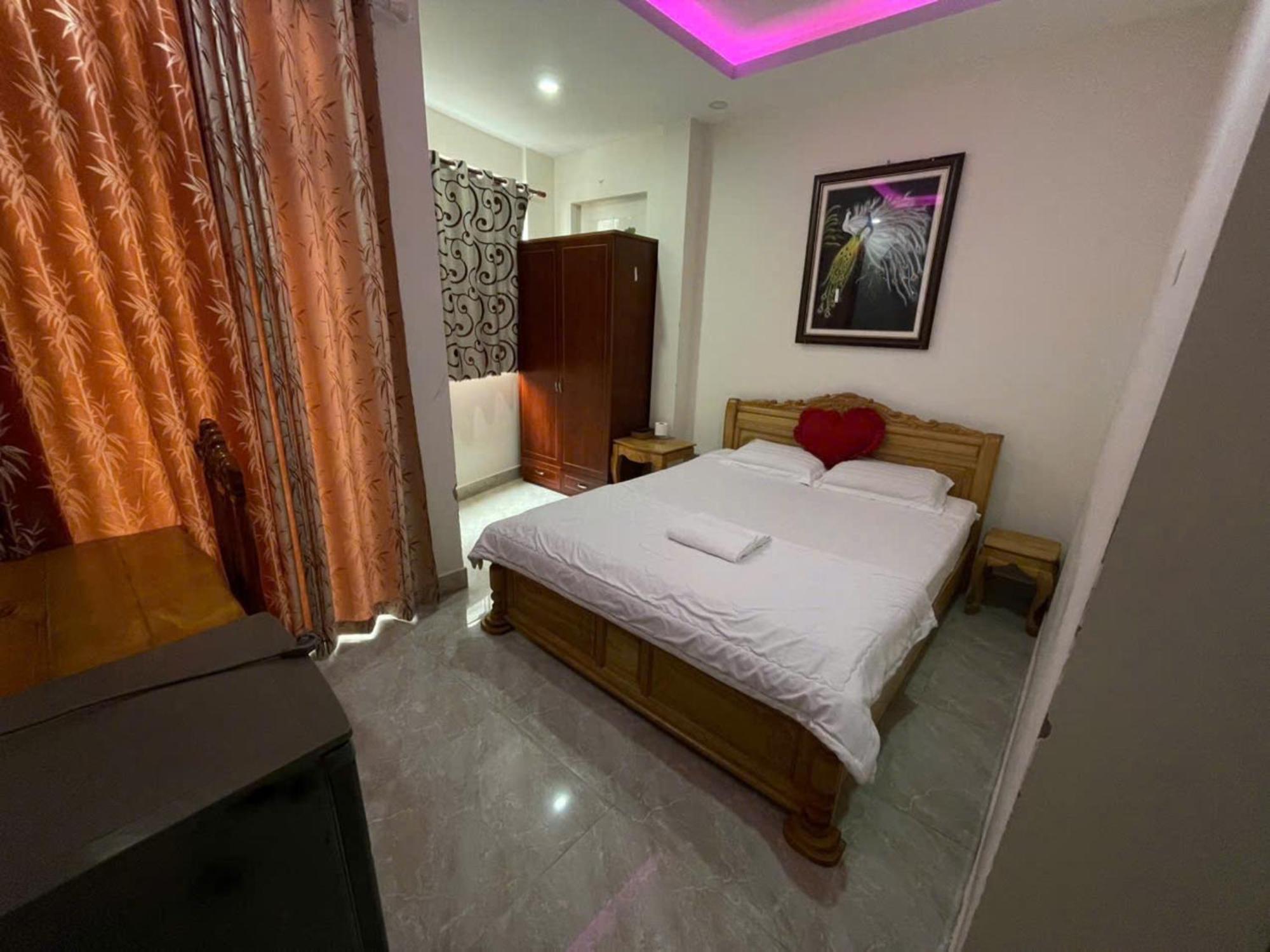Hotel Hong Ha Near Phan Xich Long Ho Chi Minh City