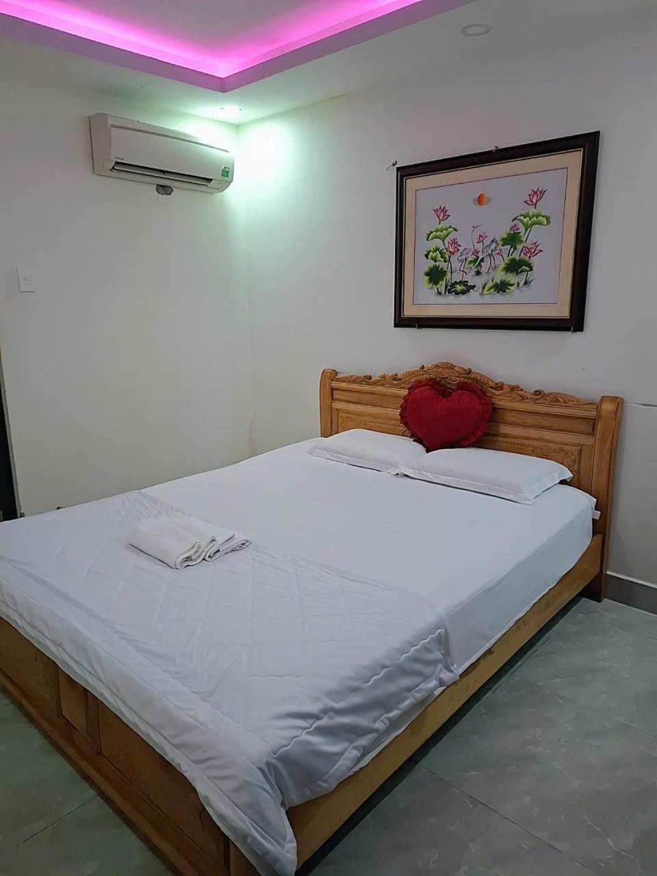 Hotel Hong Ha Near Phan Xich Long Ho Chi Minh City