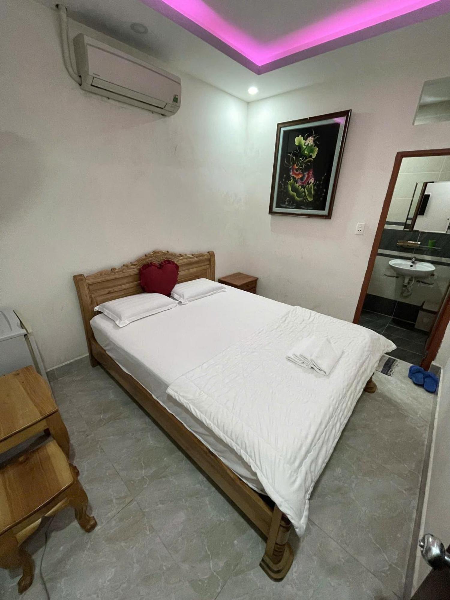 Hong Ha Near Phan Xich Long Ho Chi Minh City