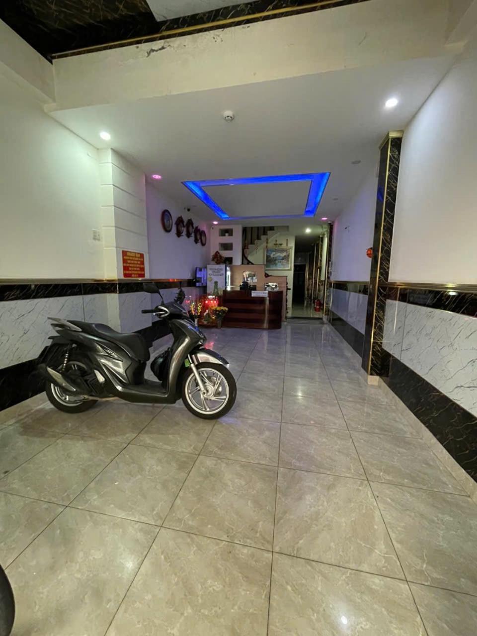 Hong Ha Near Phan Xich Long Hotel Ho Chi Minh City