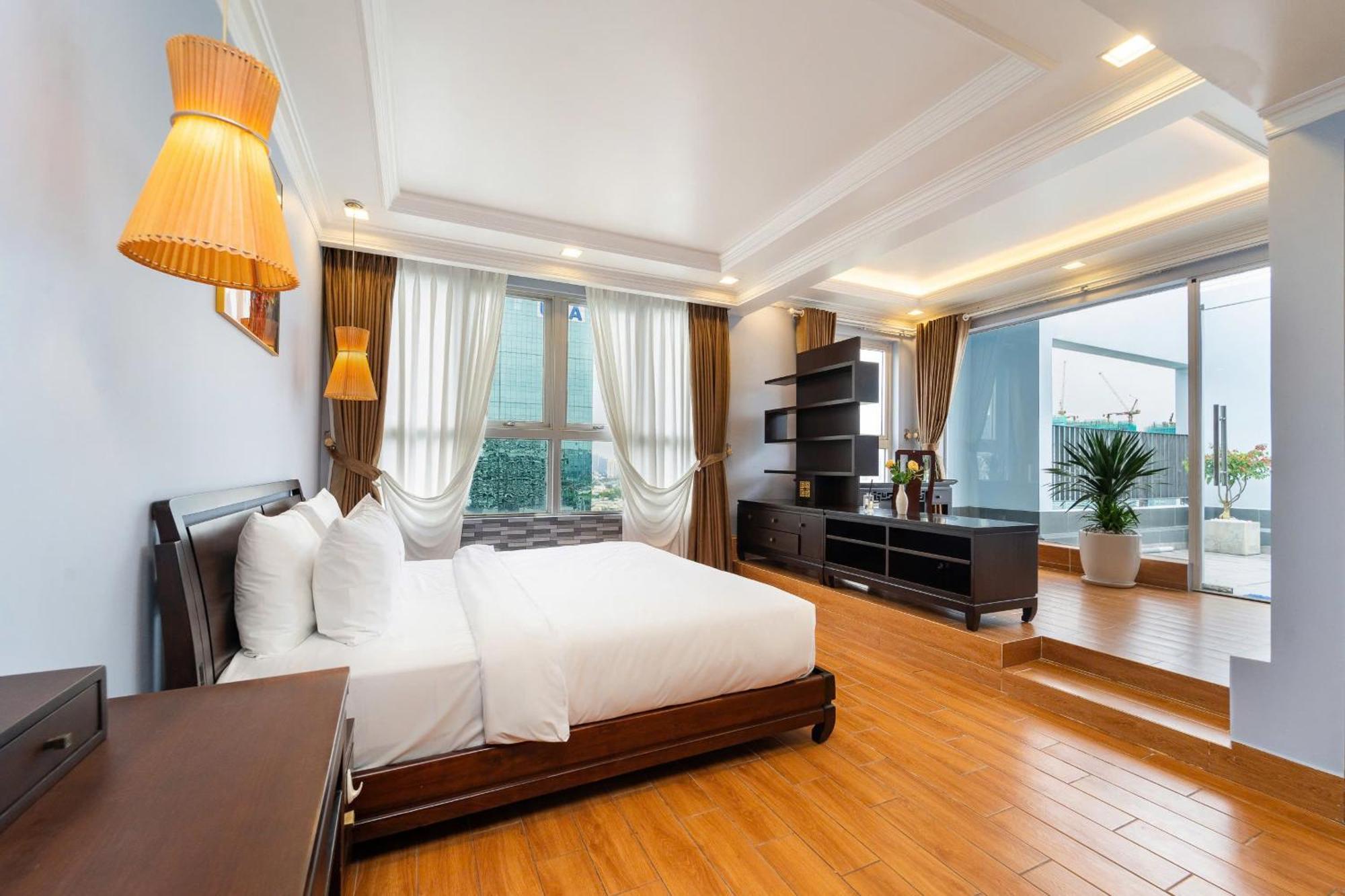 Apartment Phu My Hung View Penthouse 4bedroom *