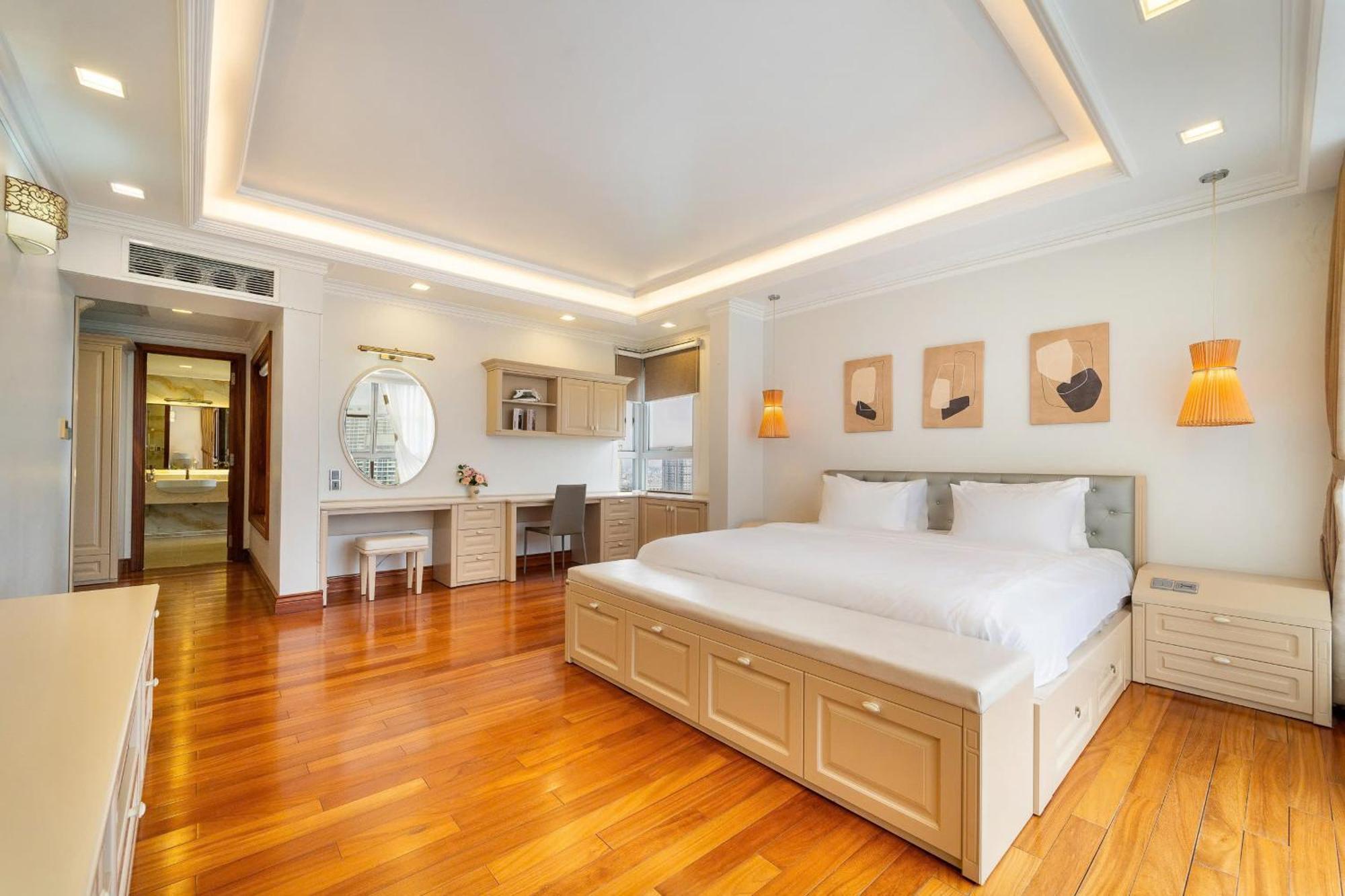 Phu My Hung View Penthouse 4bedroom Apartment