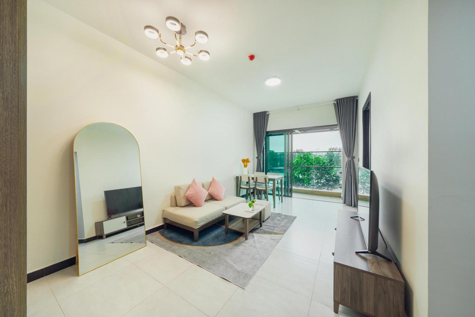 Tropical House - New At Delasol Căn hộ *