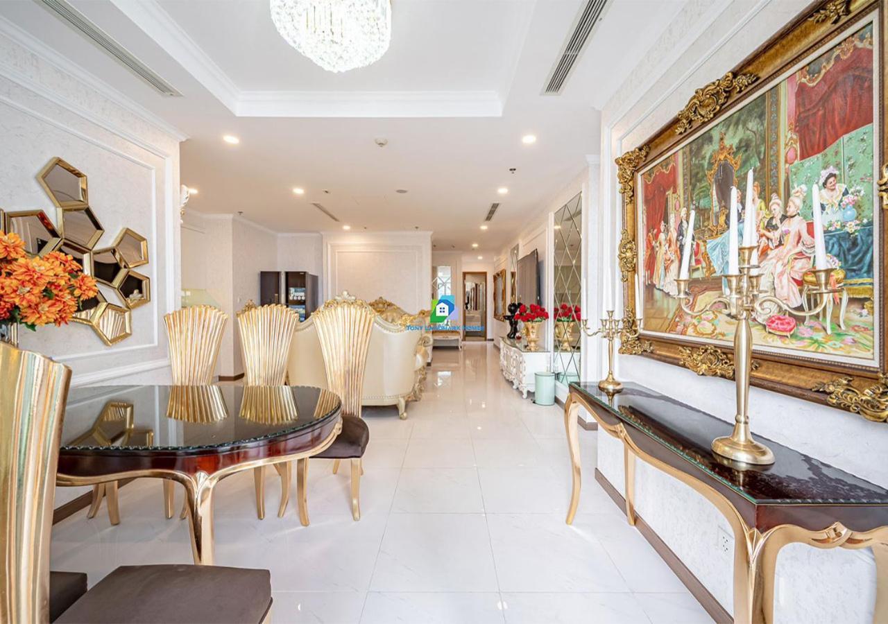 Modern Elegance In Park *
