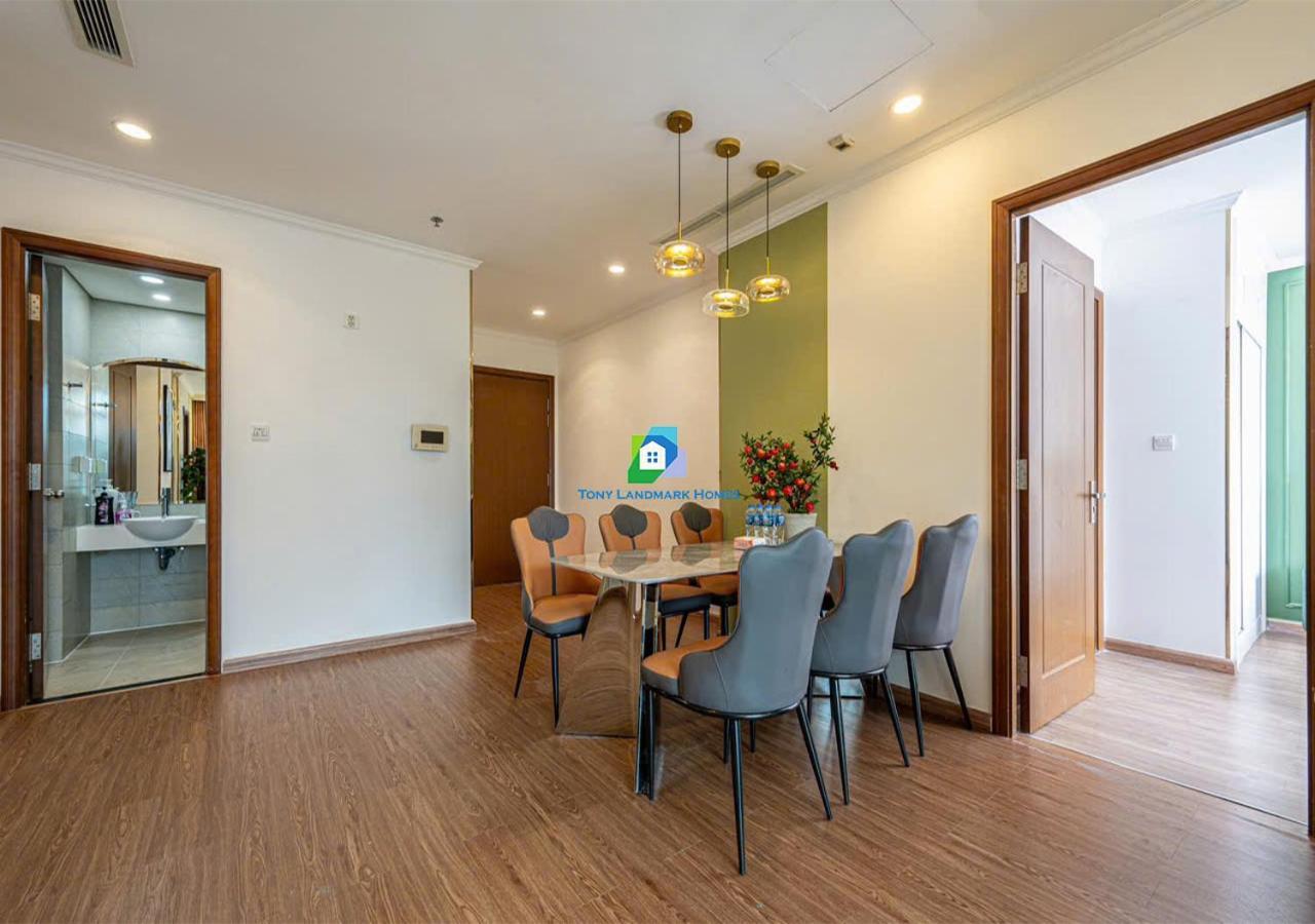 Modern Elegance In Park Apartment Ho Chi Minh City