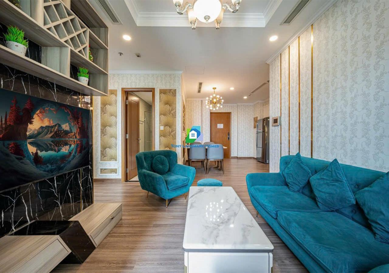 Modern Elegance In Park Apartment