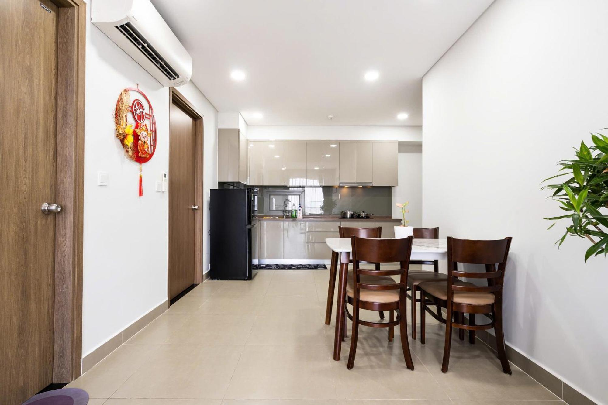 River Panorama 2 Bedroom, 1bathroom District 7 *