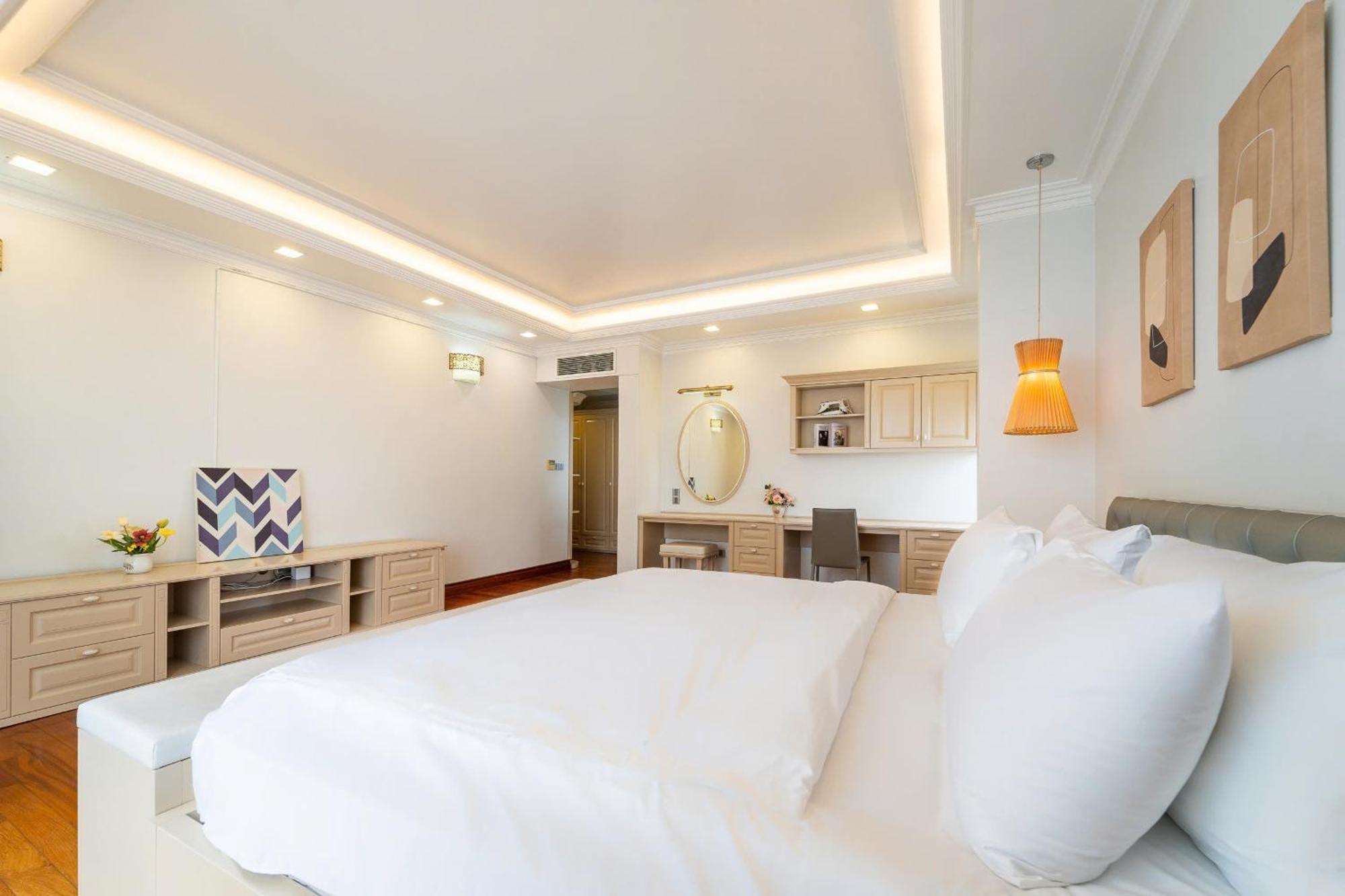 Apartment Phu My Hung View Penthouse 4bedroom *