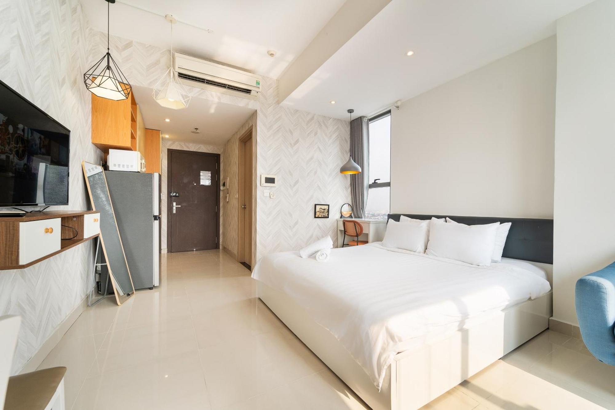 Saigon Authentic Apartments: Infinity Pool & Daily Perks Ho Chi Minh City