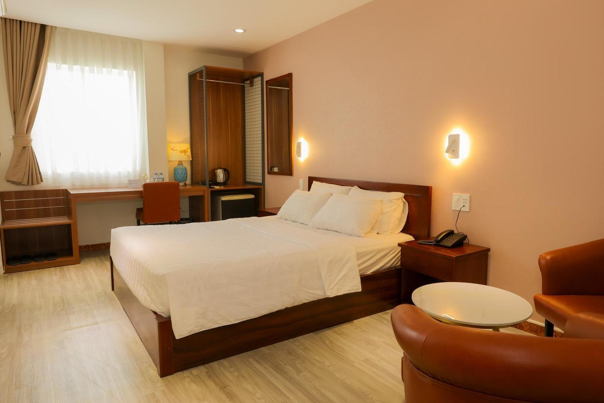 Lanura Saigon Boutique 3*