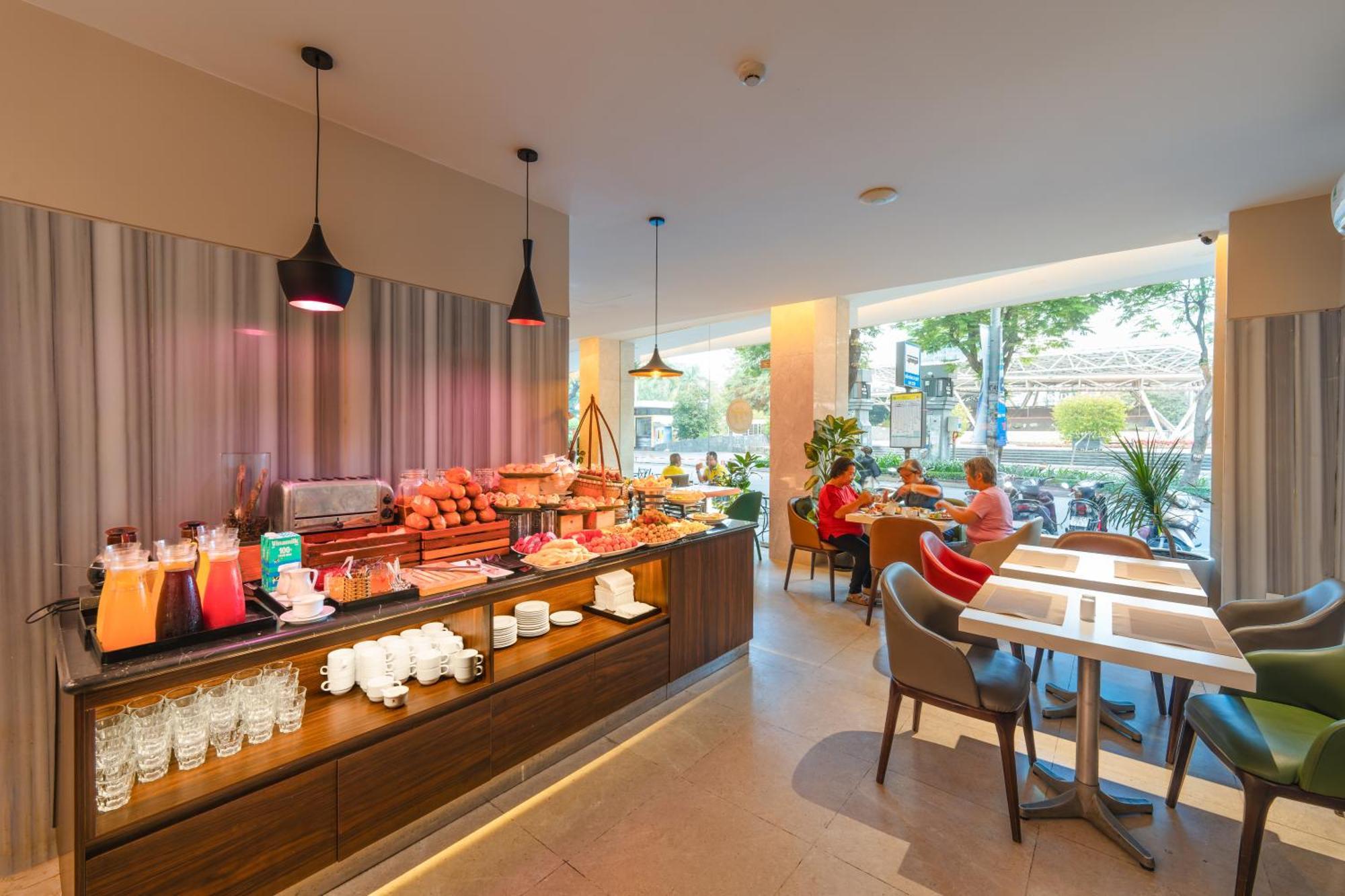 Liberty Saigon Greenview 3*