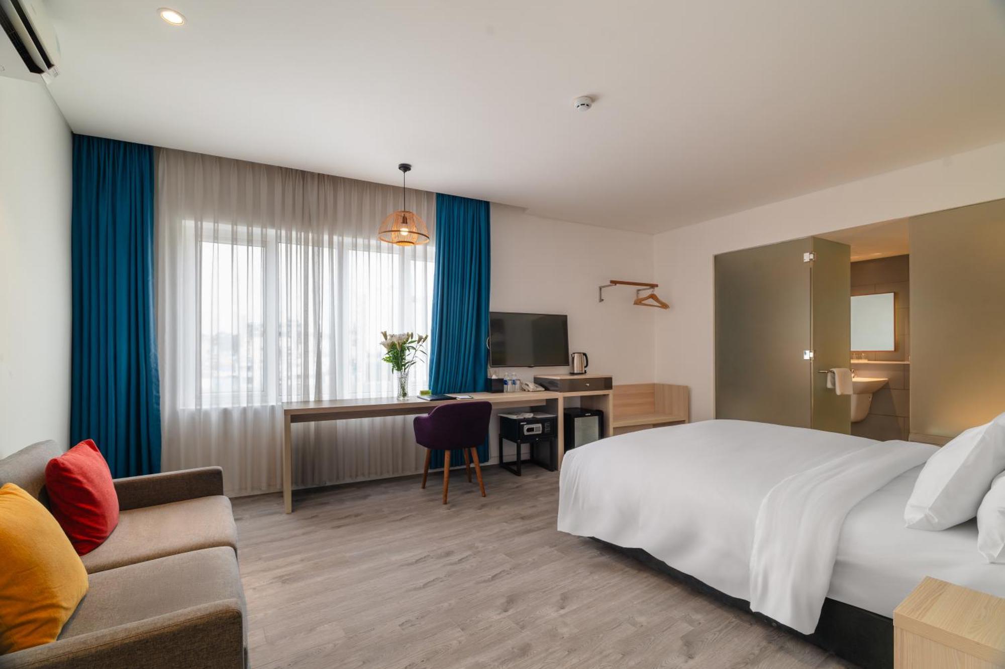 Liberty Saigon Greenview Khách sạn 3*