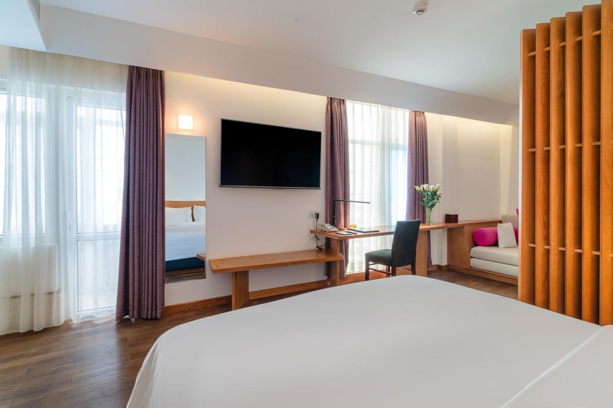 Liberty Saigon Greenview 3*