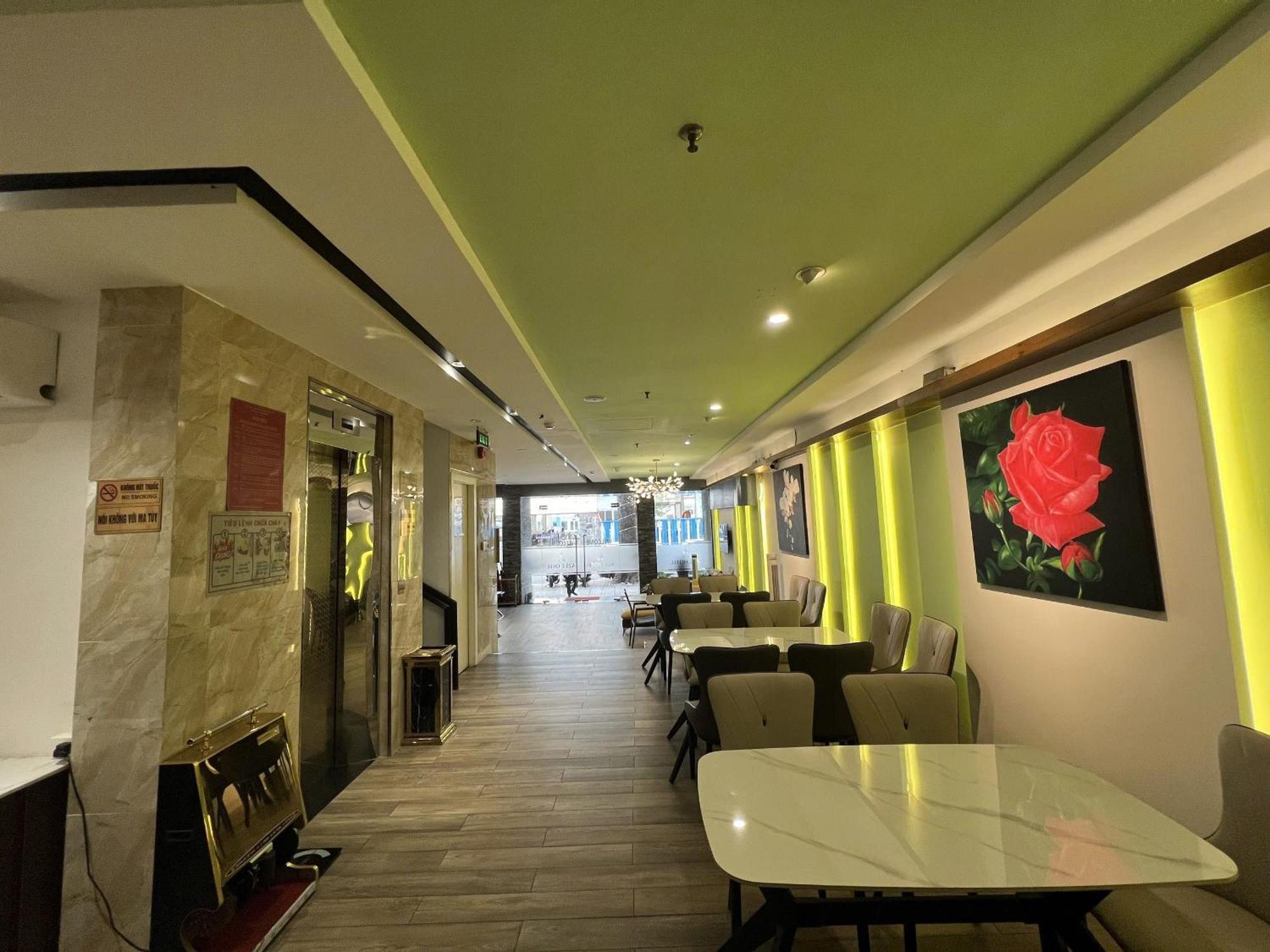 Khách sạn A25 - 142 Bui Thi Xuan 2*