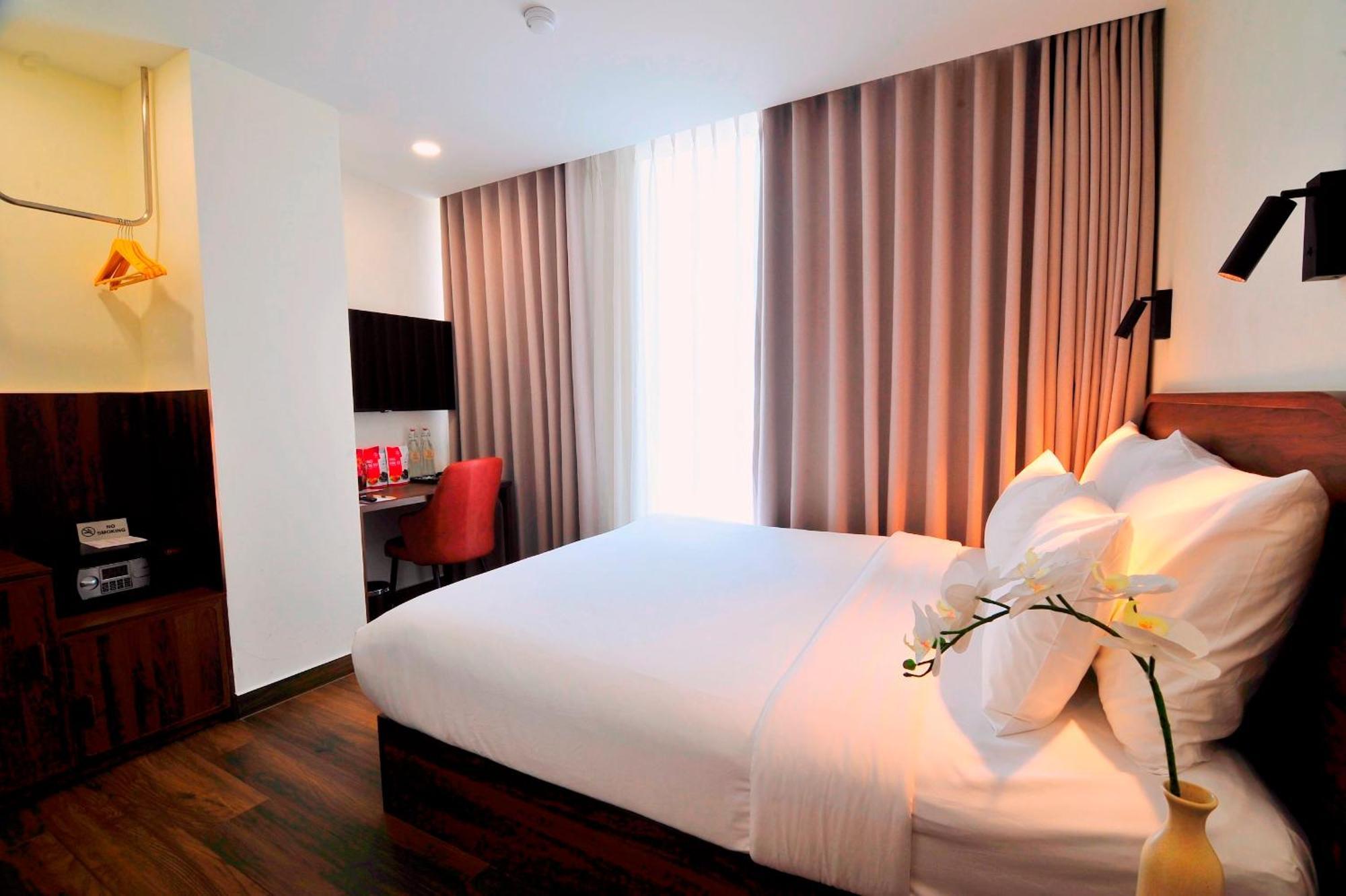 Hato Saigon Boutique & Rooftop Hotel