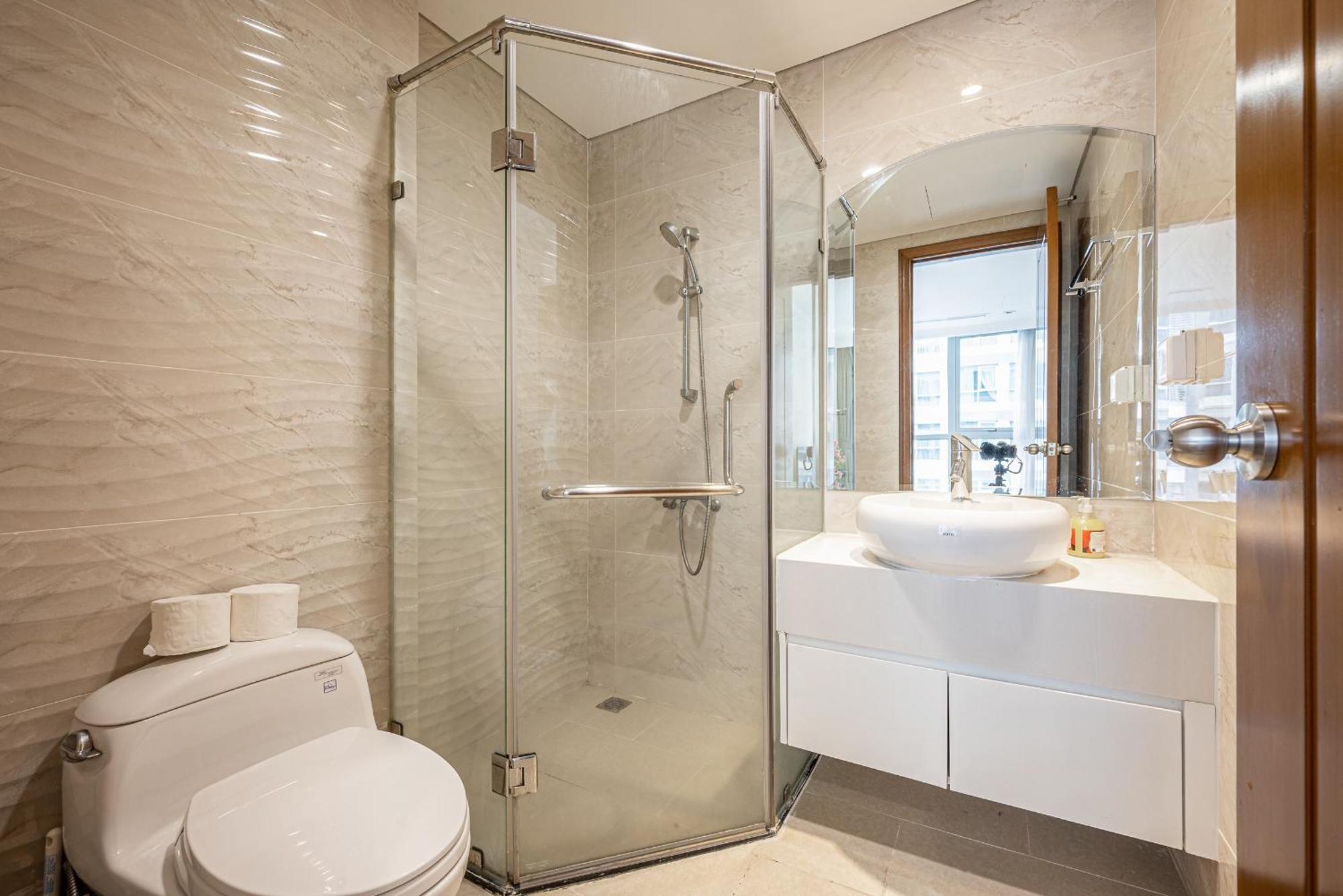 Apartment Landmark Sky Living Luxury-full Noi That