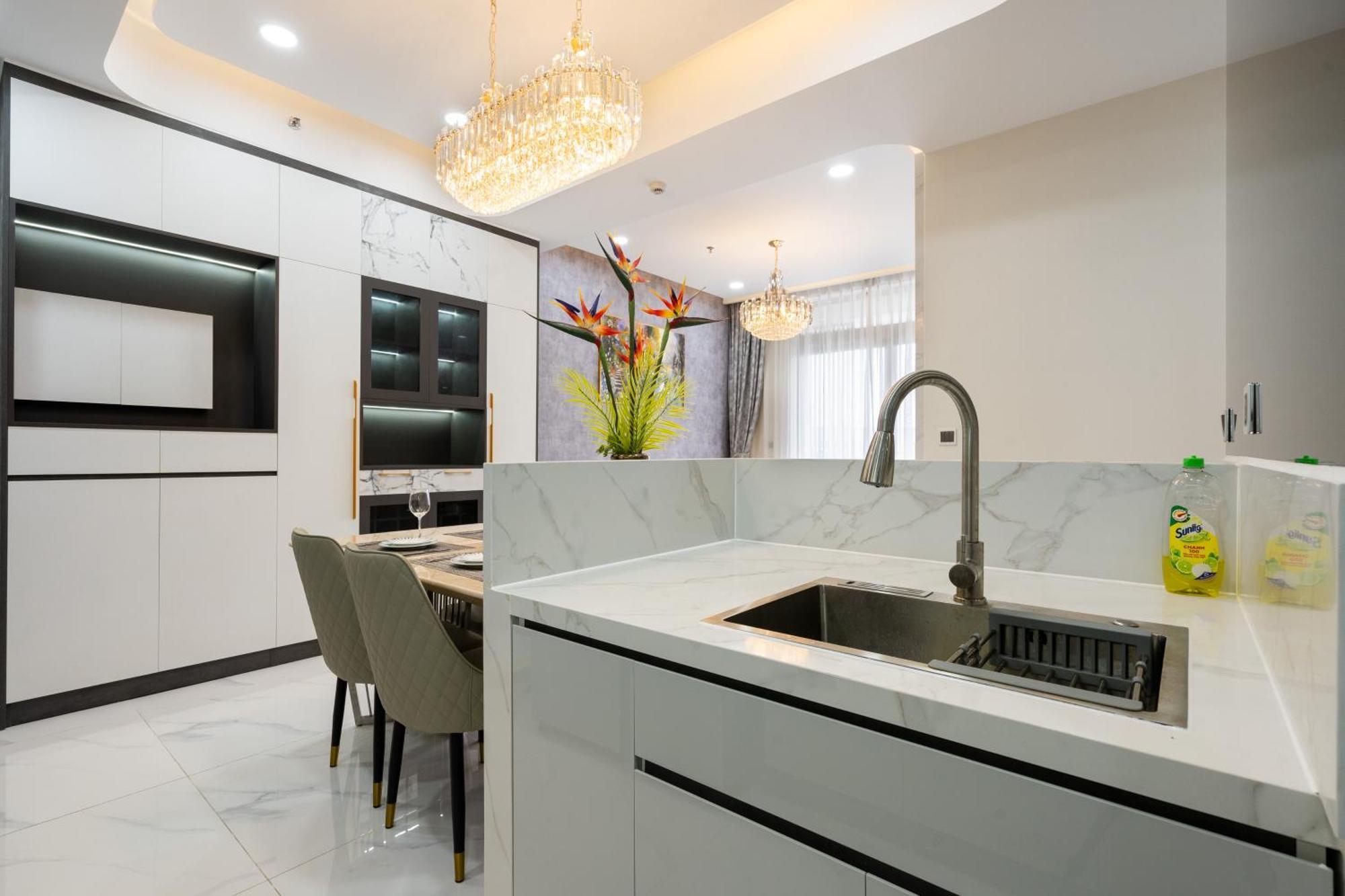 The Peak Midtown Twobedroom With Balcony *