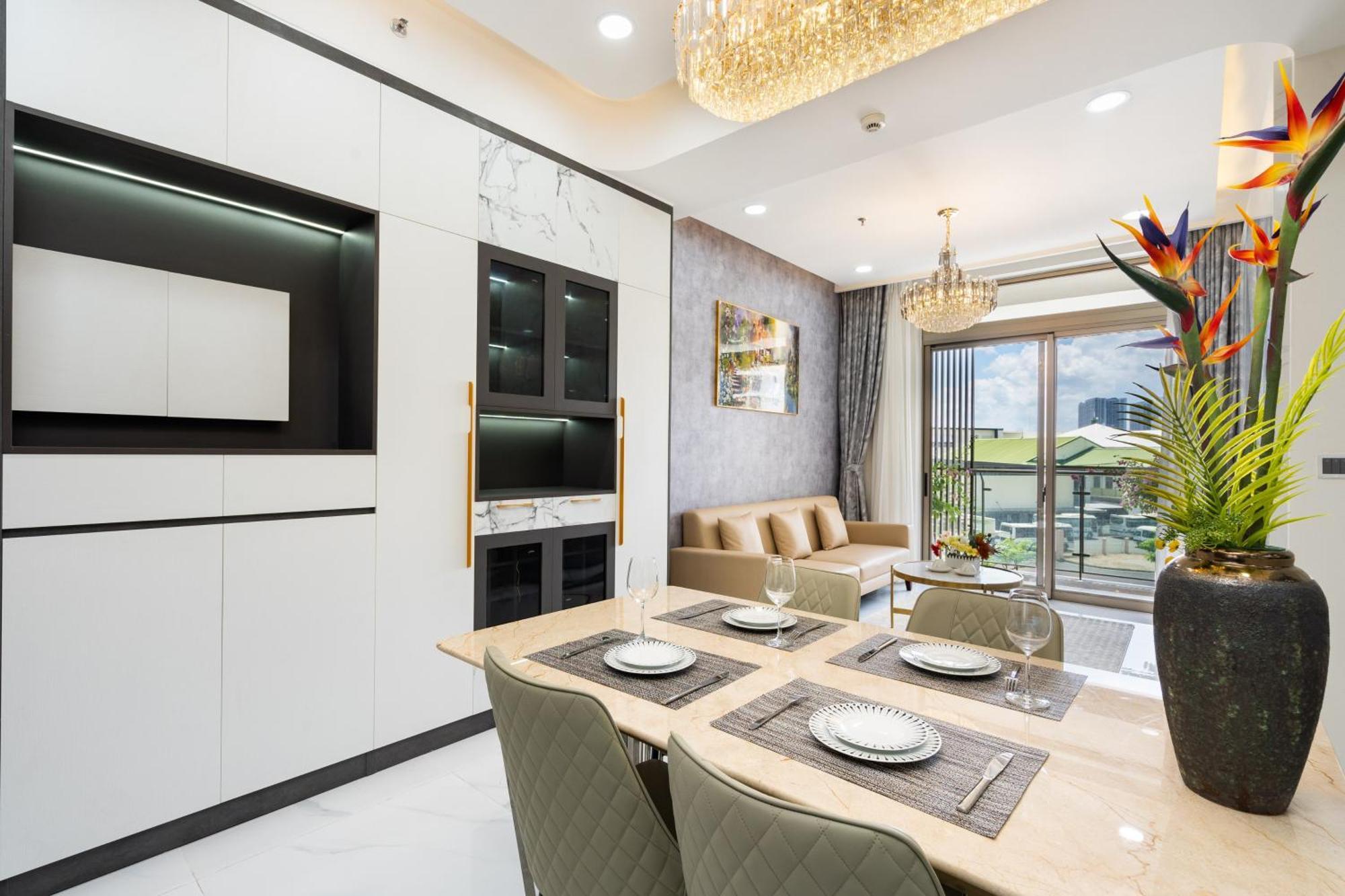 The Peak Midtown Twobedroom With Balcony *