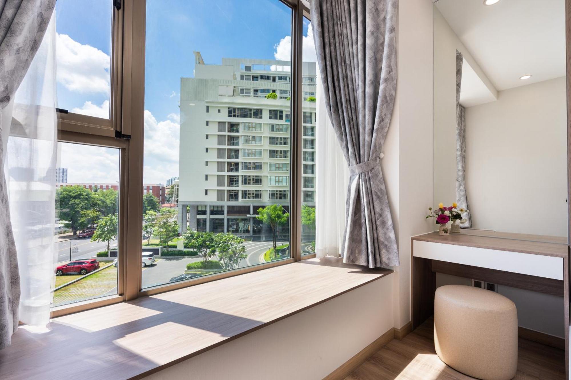 The Peak Midtown Twobedroom With Balcony Ho Chi Minh City