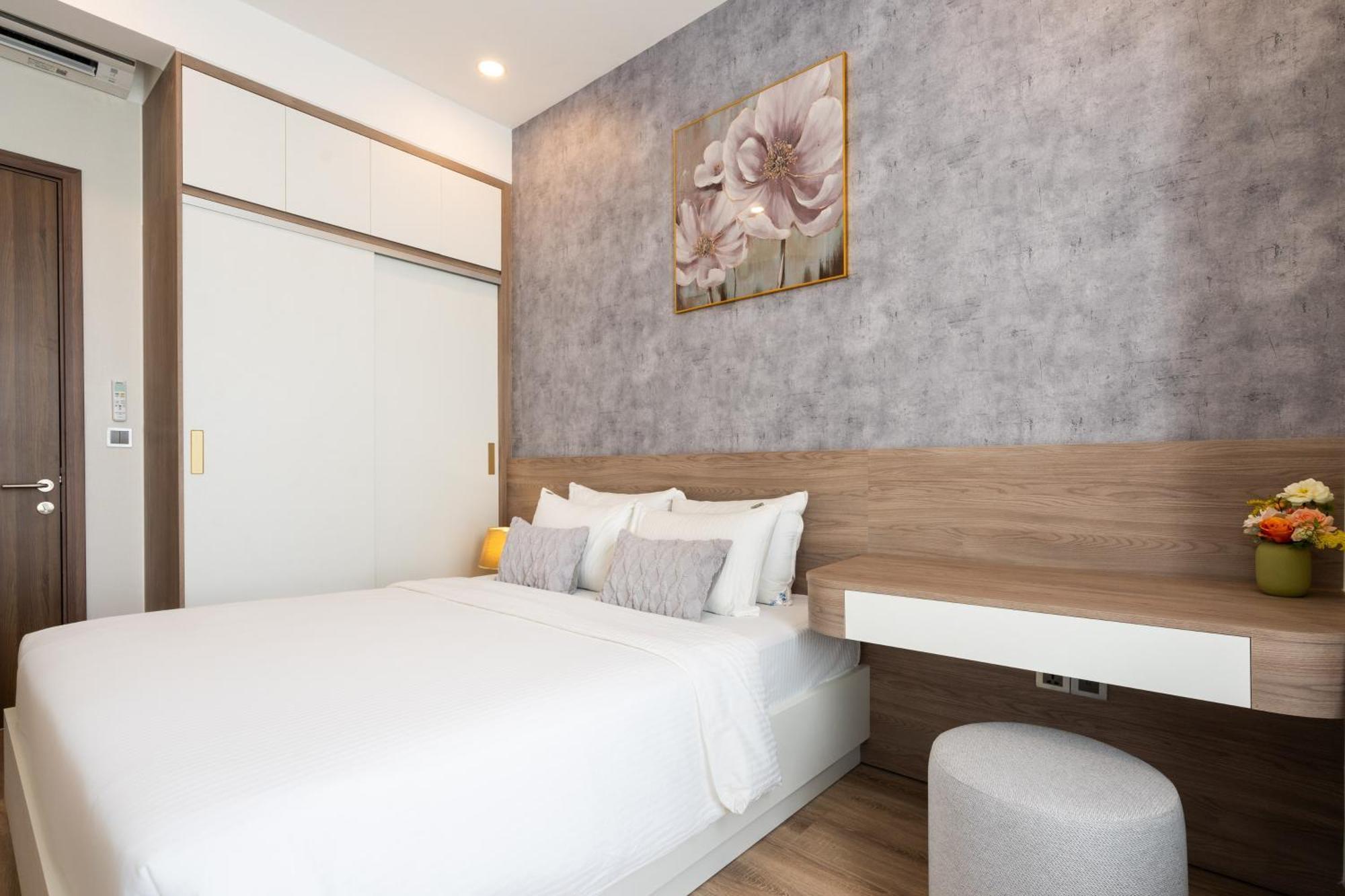 The Peak Midtown Twobedroom With Balcony * Ho Chi Minh City