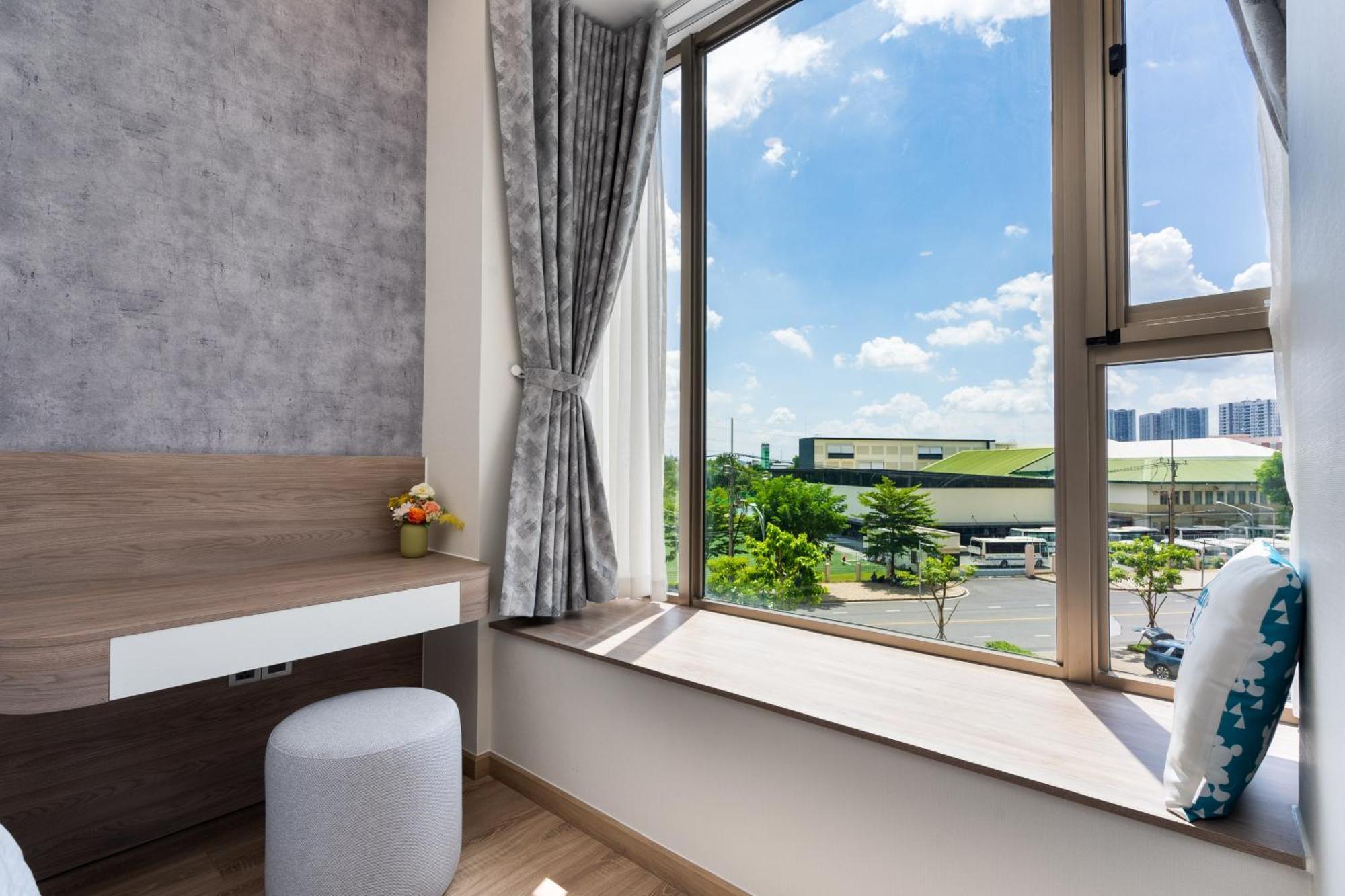 The Peak Midtown Twobedroom With Balcony *