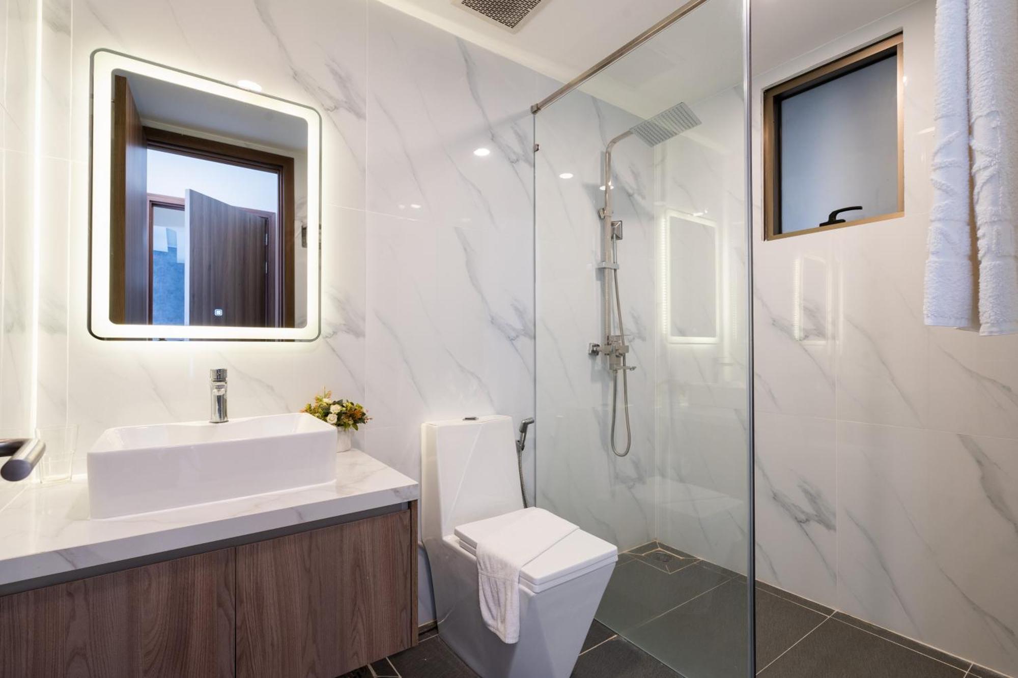 The Peak Midtown Twobedroom With Balcony * Ho Chi Minh City