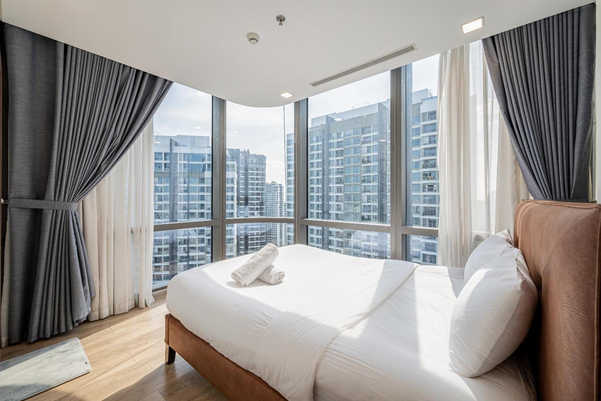 At Landmark - Vinhomes * TP. Hồ Chí Minh