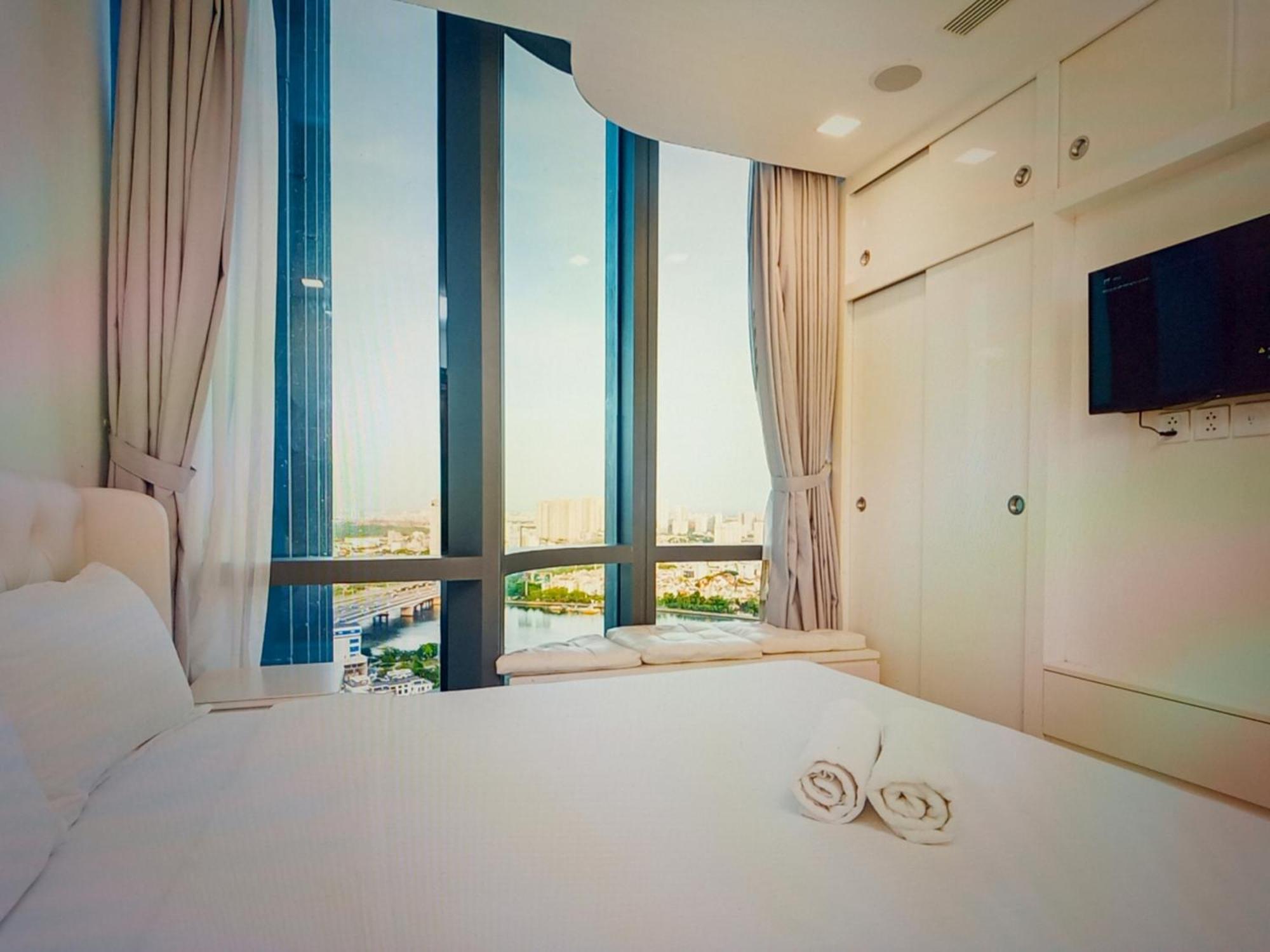 Apartment Premium Space Saigon Riverview - Vinhome Ho Chi Minh City