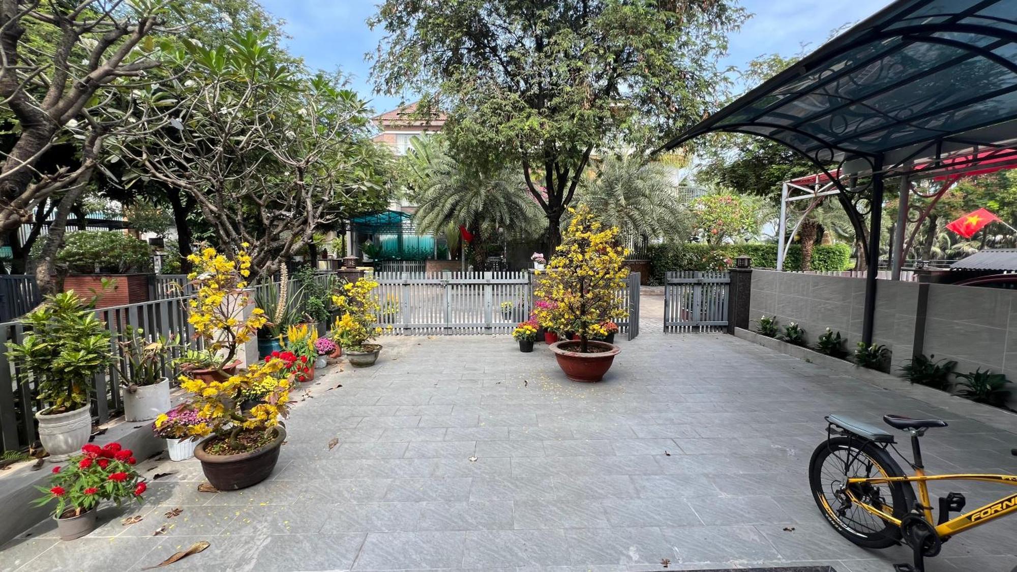 Fully Equipped 4-bedroom, 3-storey House * Ho Chi Minh City