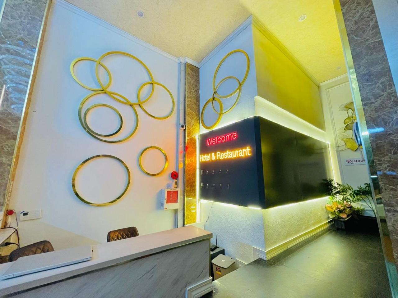 King Buivien Hotel *