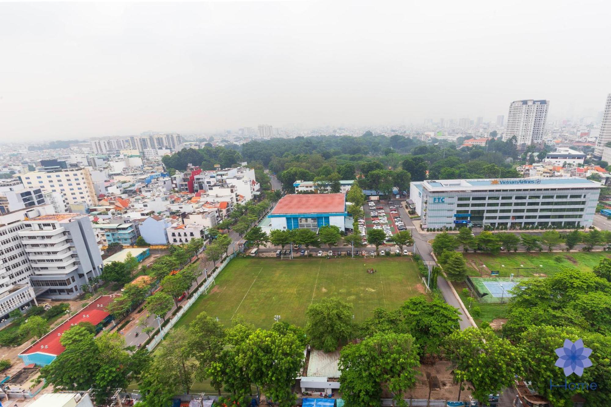 Home, Cosy&luxury - 5mins To Airport, Free Pool&gym, Airport Pick Up Service Apartment Ho Chi Minh City