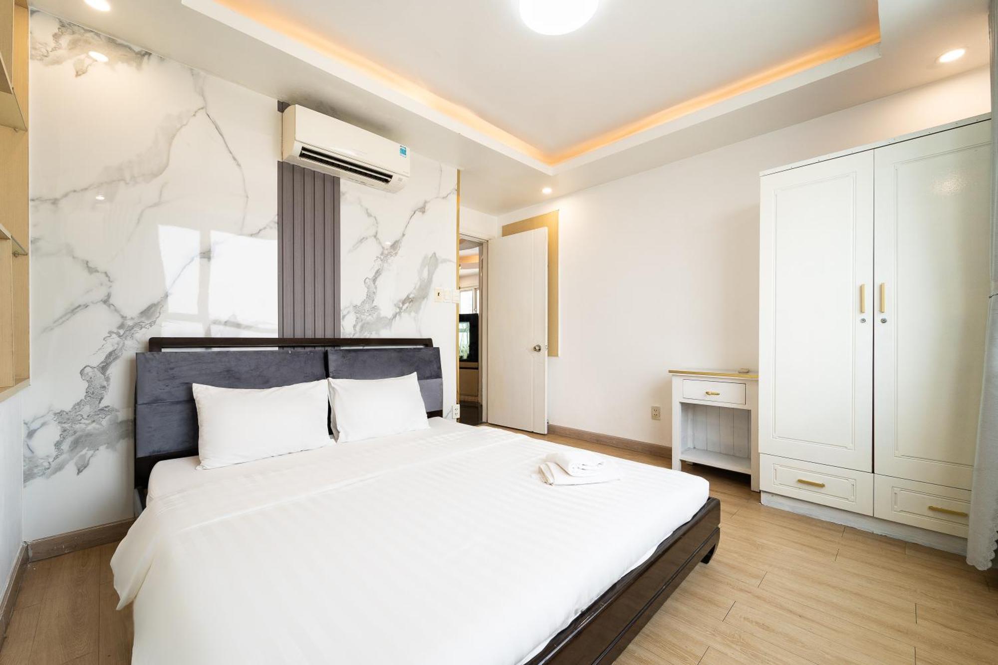 White Penthouse-rooftop Pool Private -central Bandar Ho Chi Minh