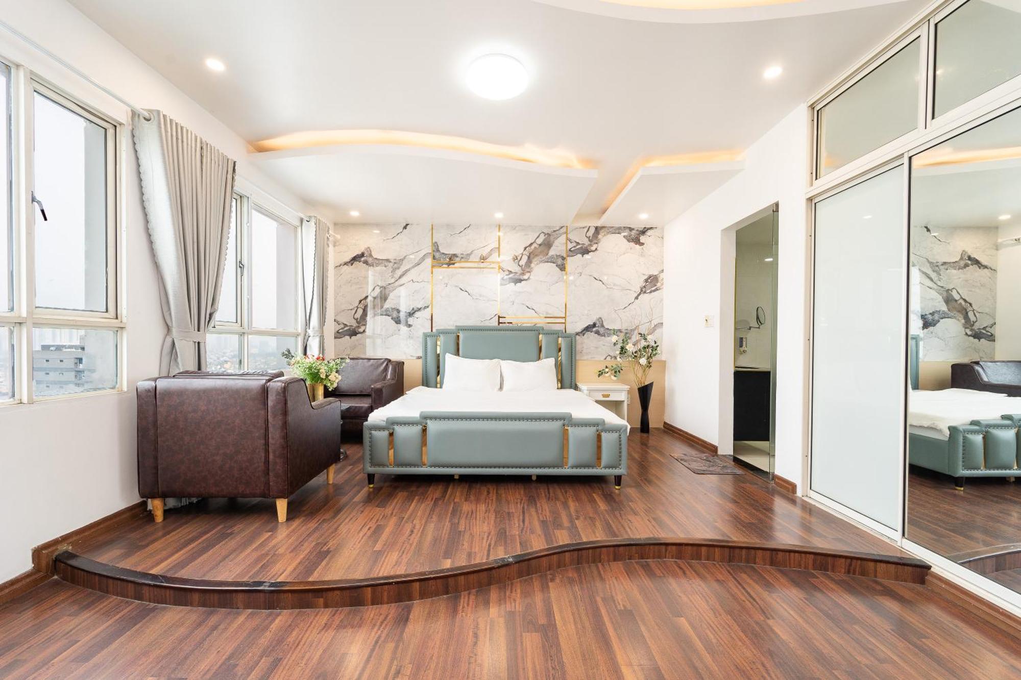 White Penthouse-rooftop Pool Private -central