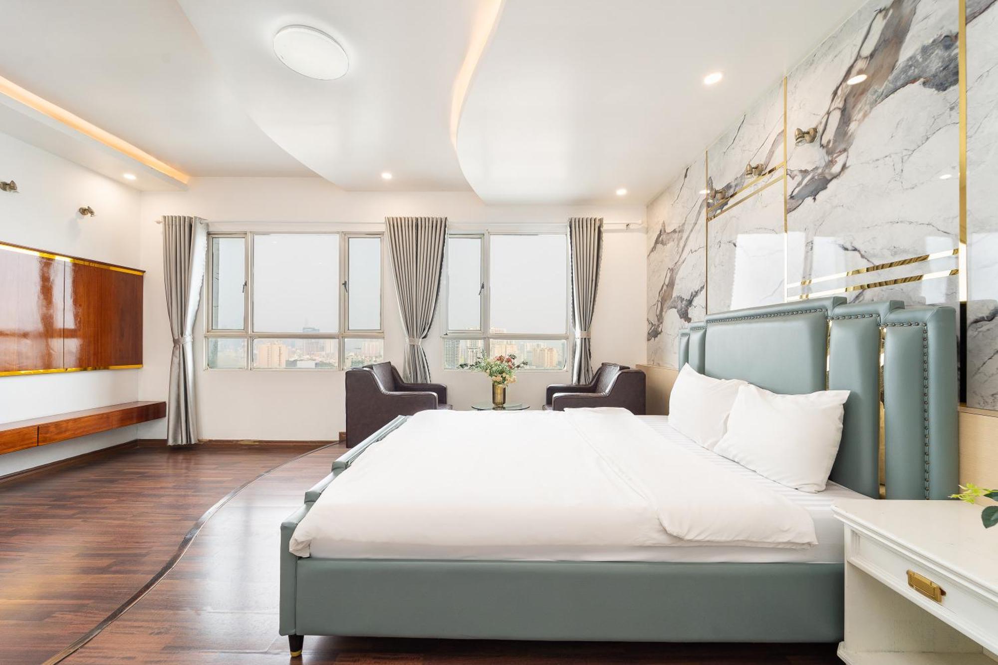 White Penthouse-rooftop Pool Private -central *