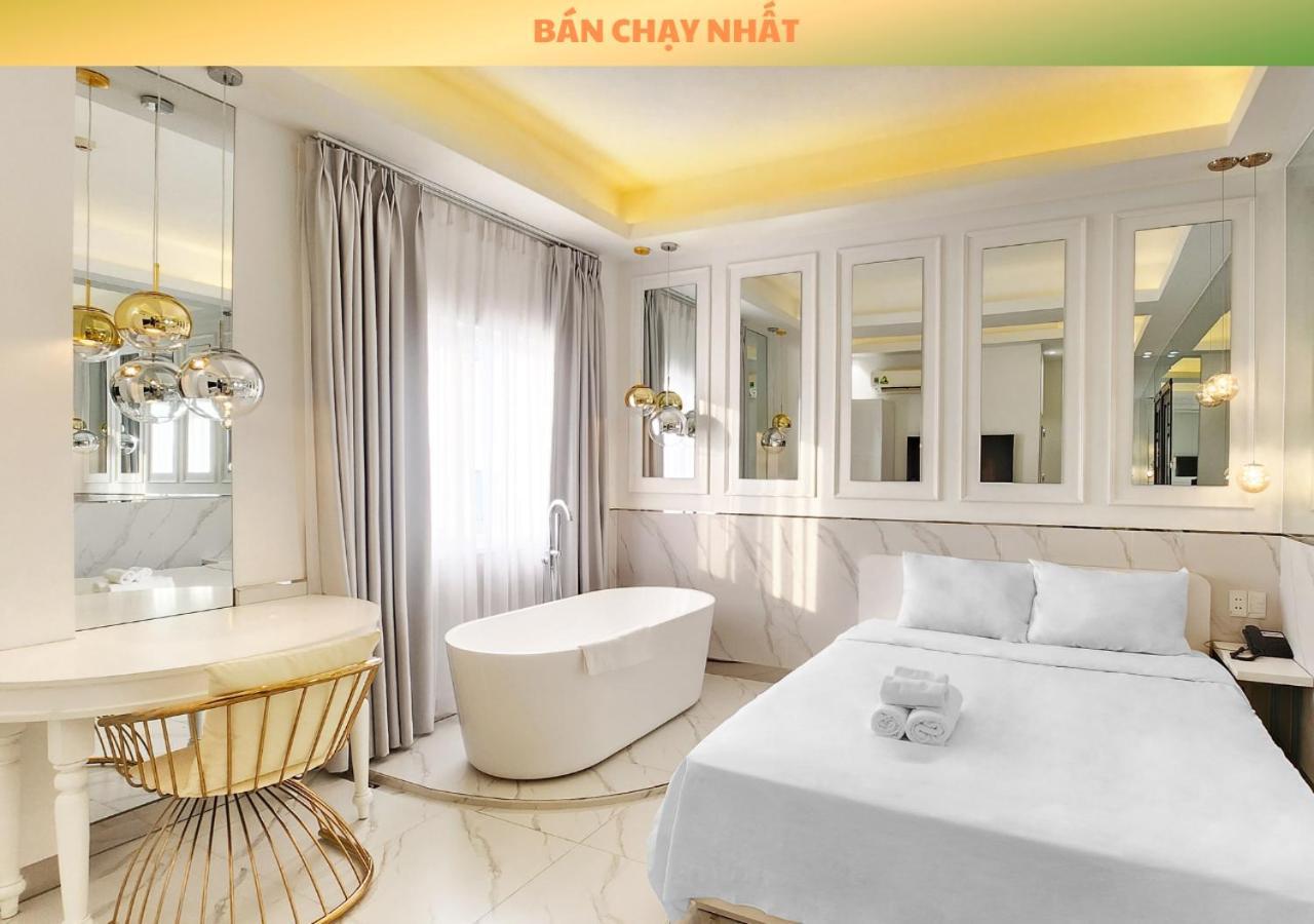 A In Atistar Bandar Ho Chi Minh