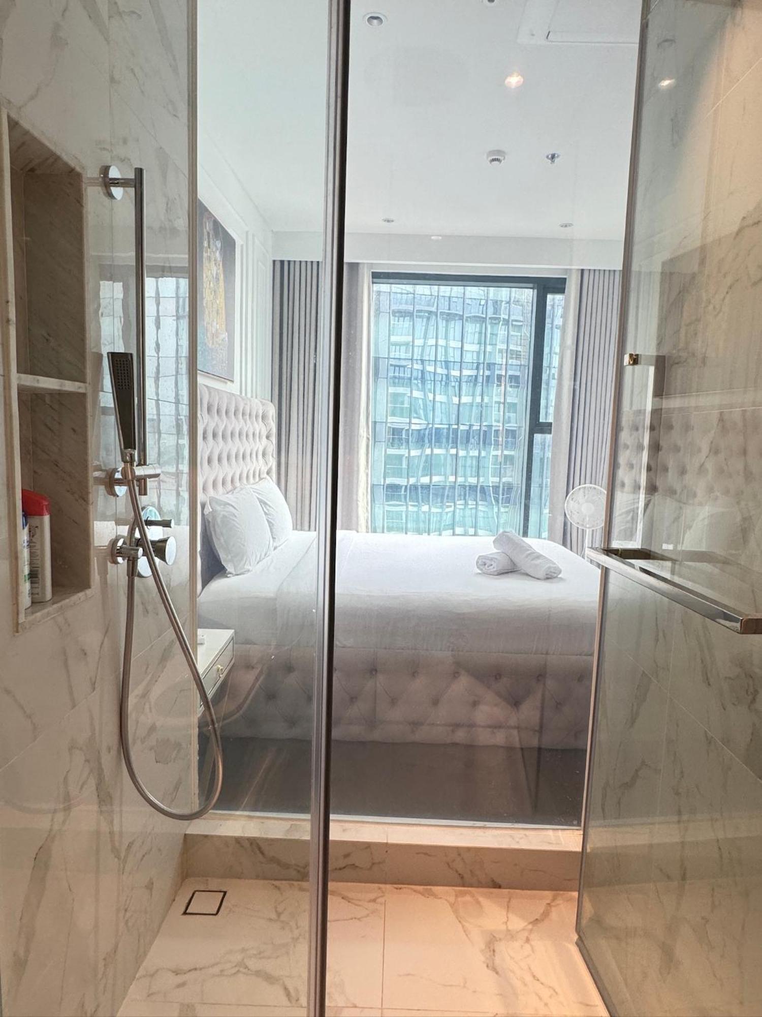 Metropole Thu Thiem - Luna - Chic, Unbeatable Location, Great Value!!! * Bandar Ho Chi Minh