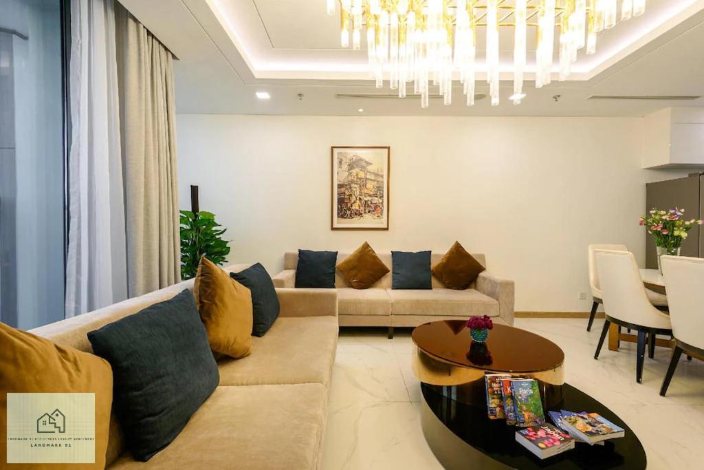 Landmark 81 Residences Luxury Apartment *