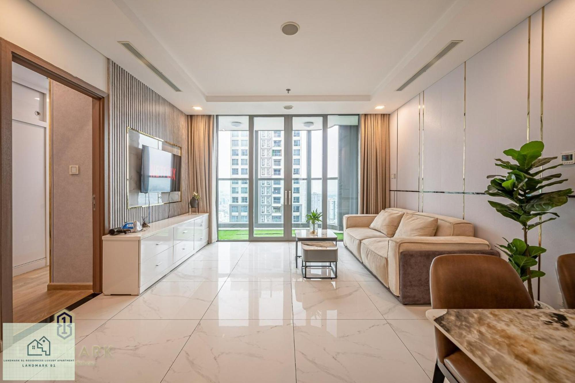 Landmark 81 Residences Luxury Apartment *
