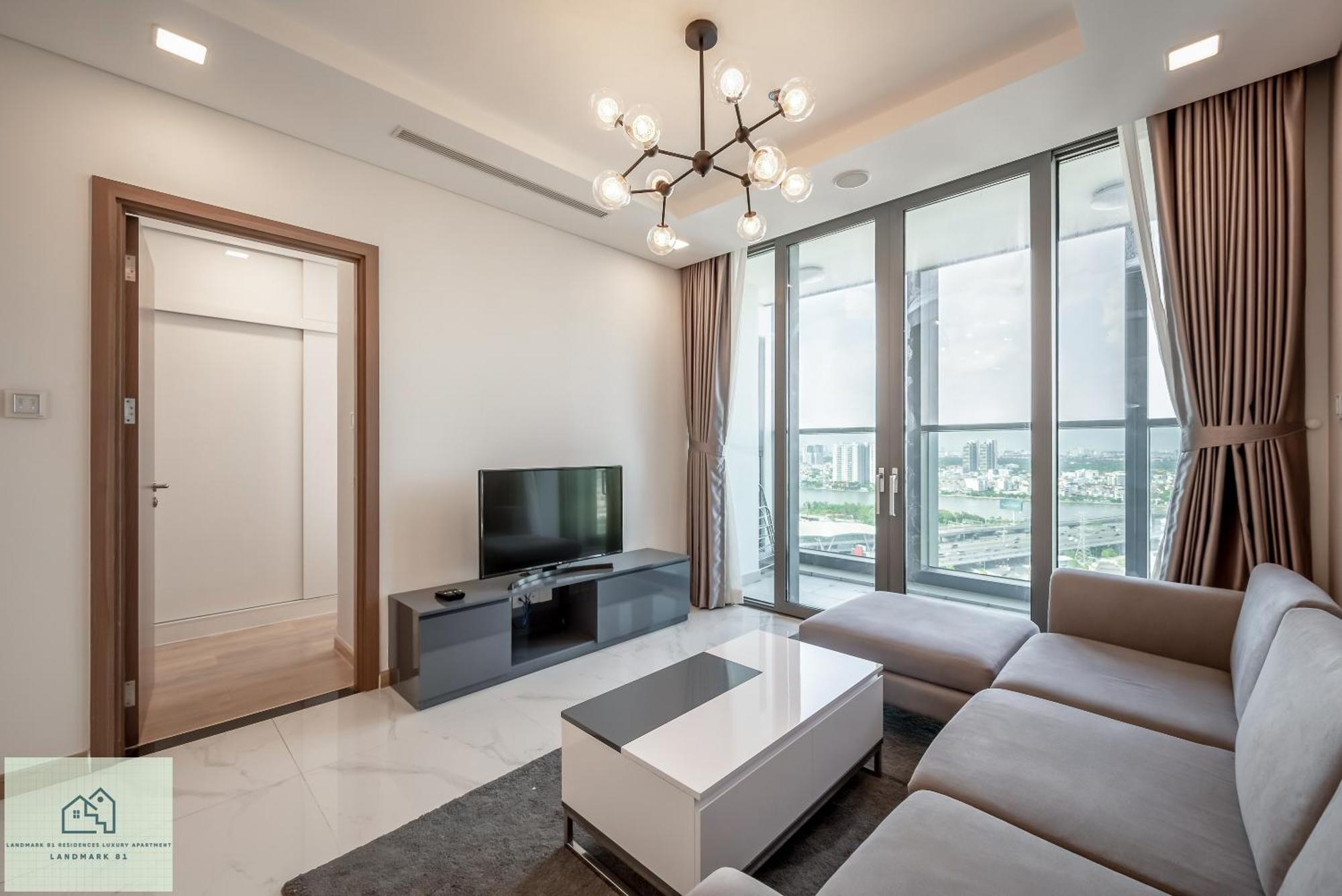 Landmark 81 Residences Luxury Apartment *