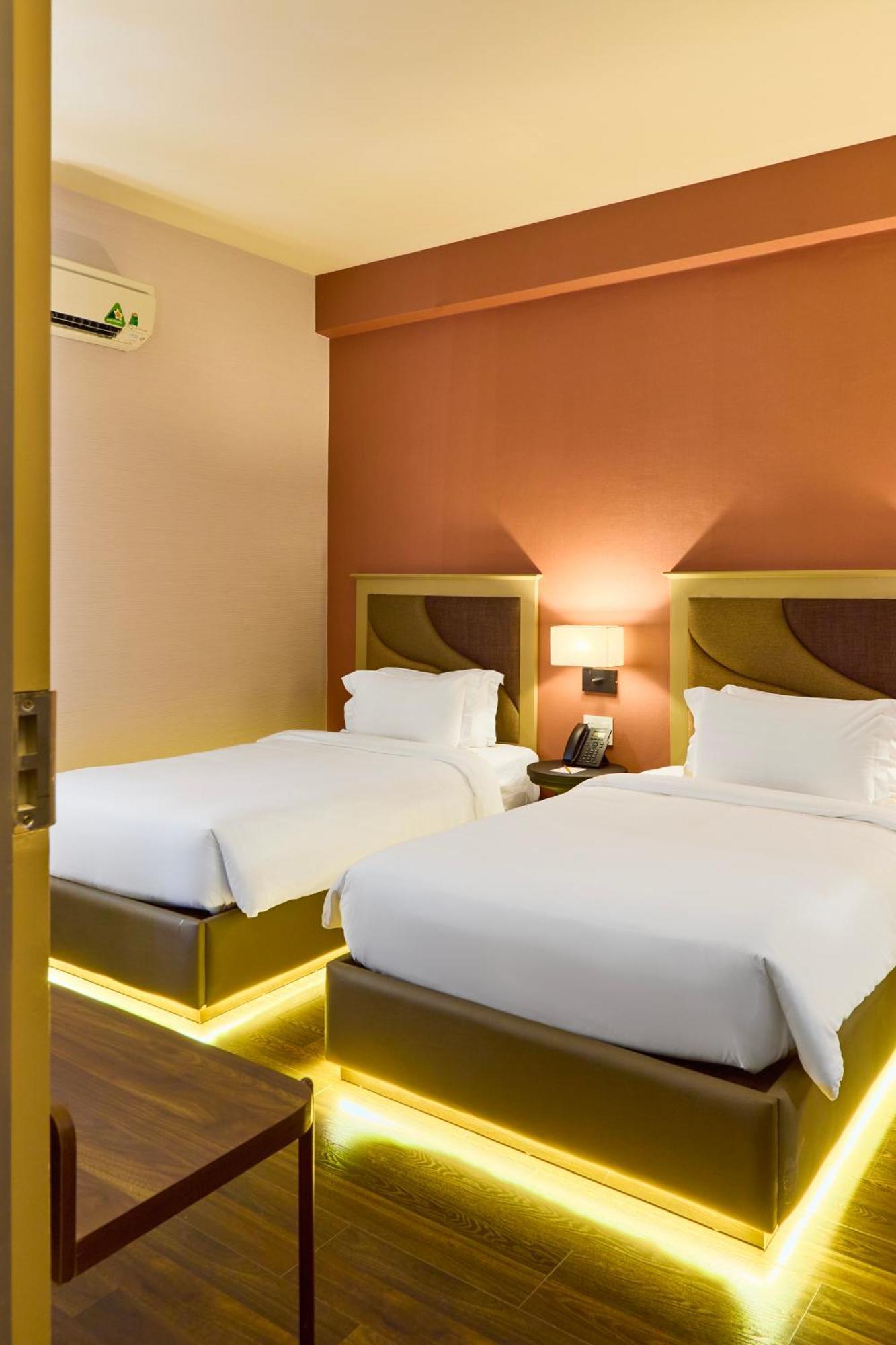 Hotel Kin Ly Tu Trong