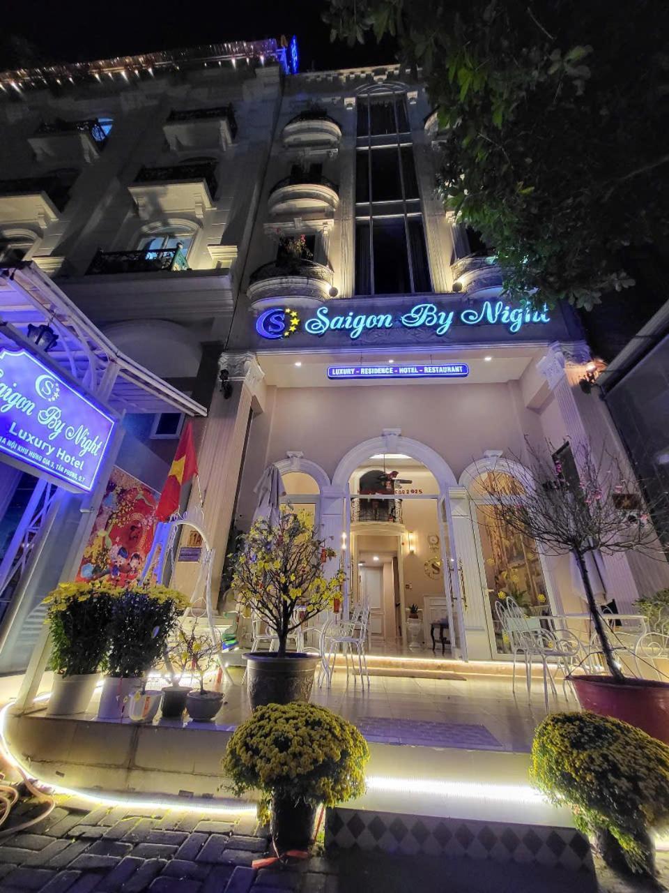 Saigon By Night Luxury