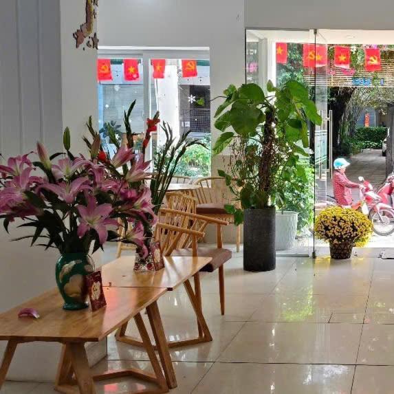 Nguyen Anh * Bandar Ho Chi Minh