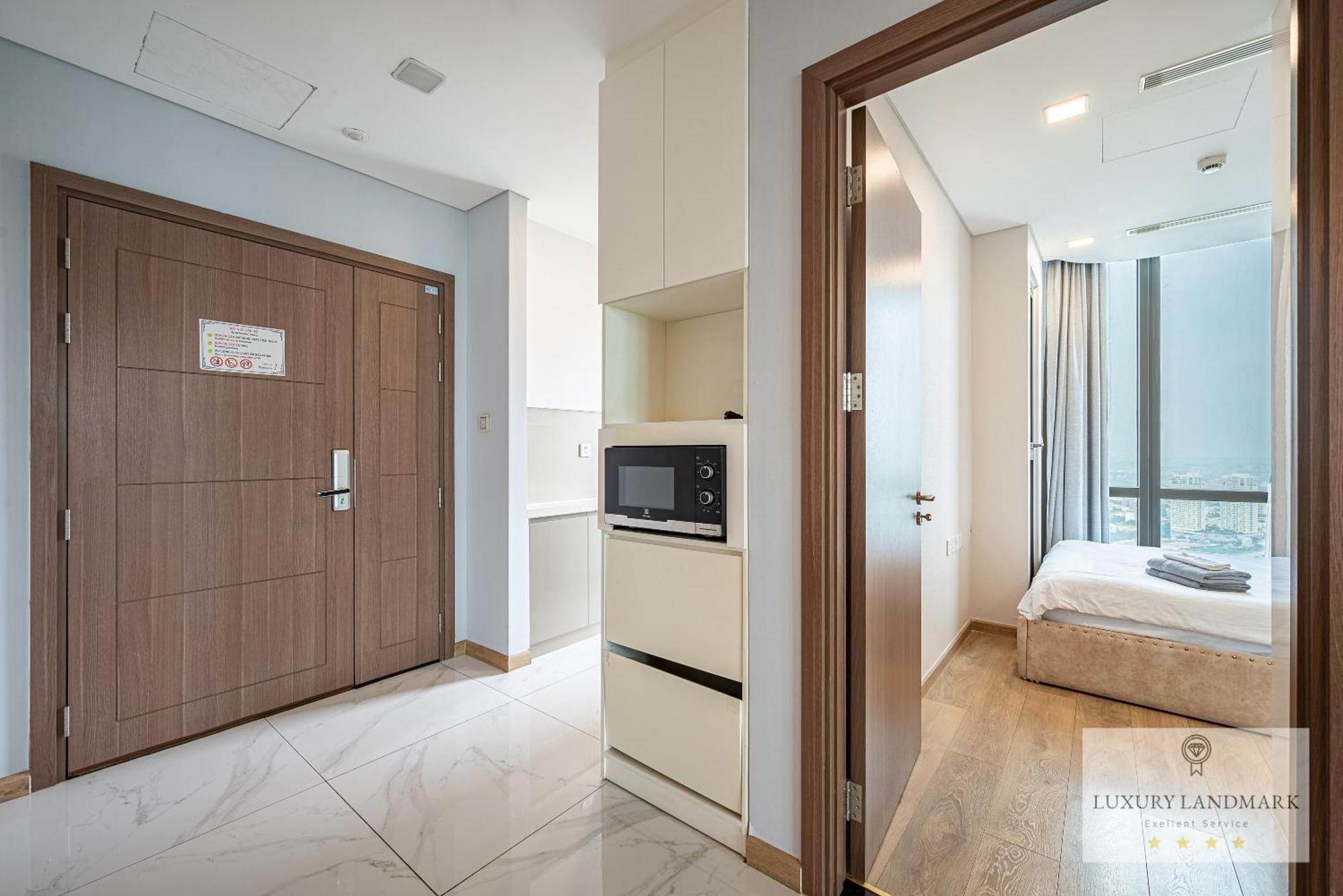 Celeste Landmark 81 Riverview *