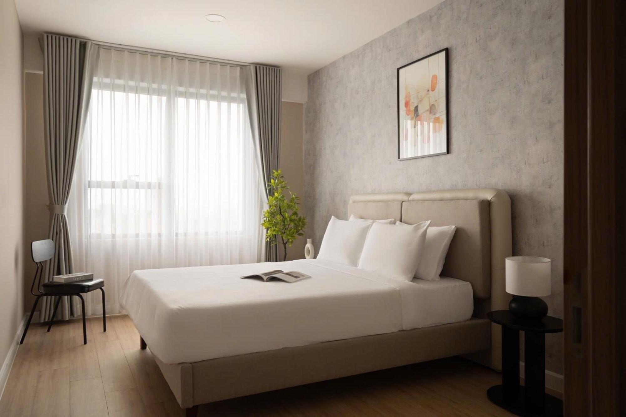 Penthouse Floor 2br View Bitexco L81 Bui Vien 400m Ho Chi Minh City